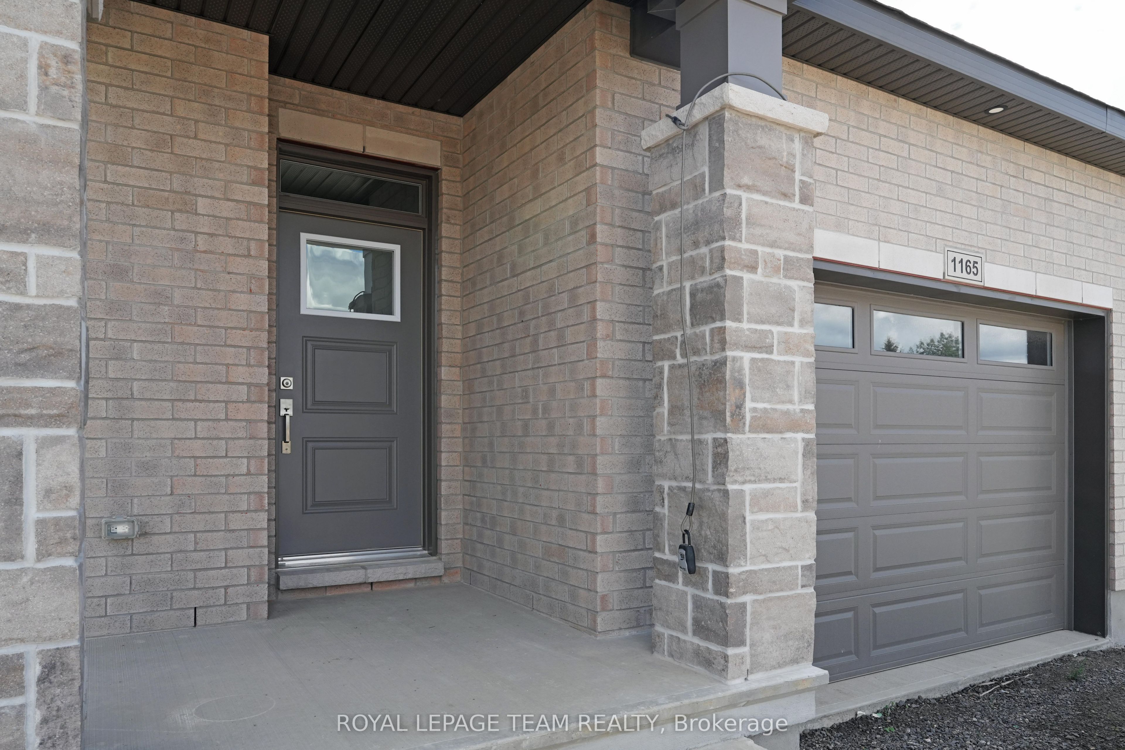 1165 Potter Drive, Brockville, ON K6V 0G8 photo 2