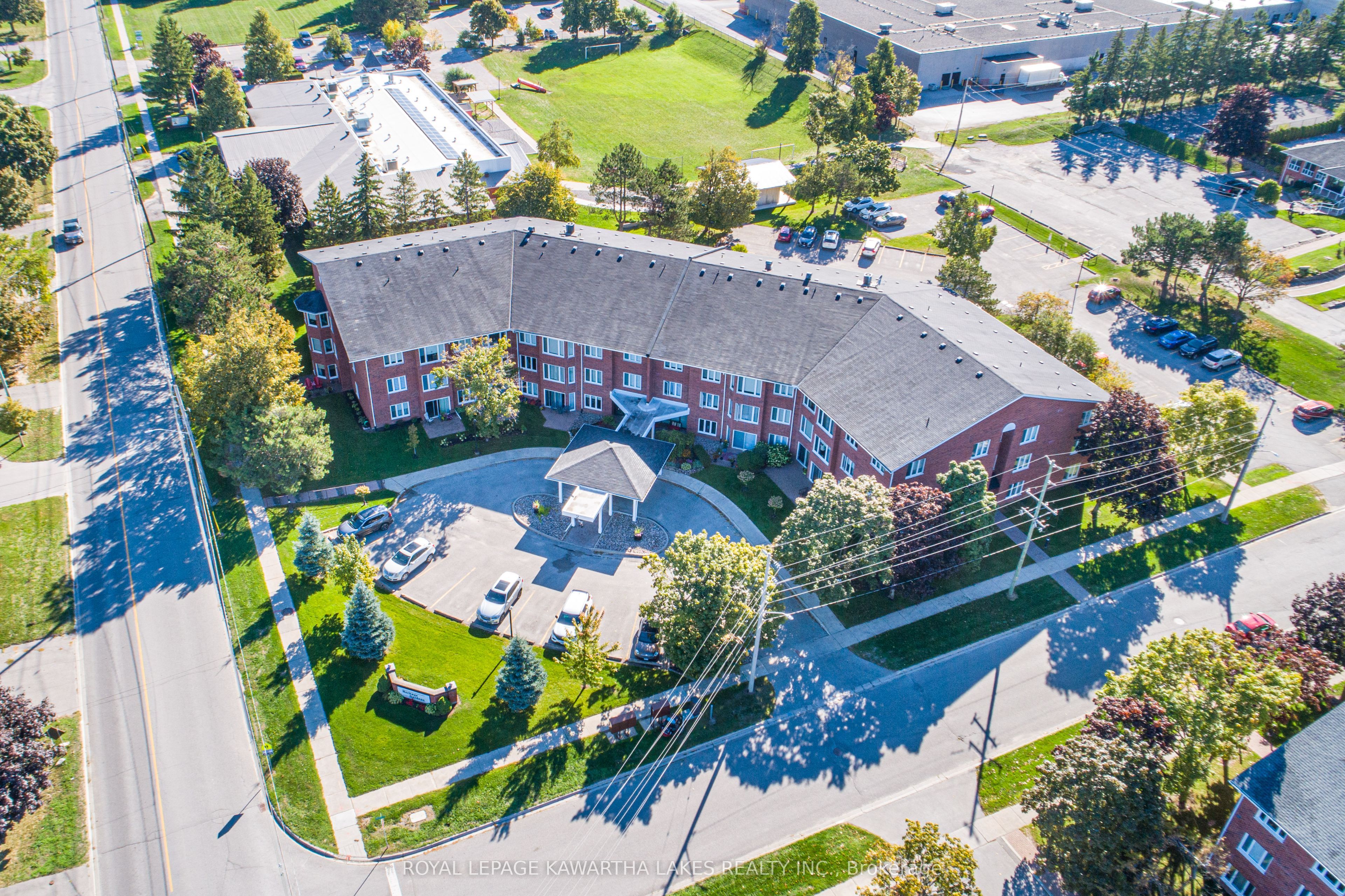 2 Heritage Way 215, Kawartha Lakes, ON K9V 5P5 photo 4