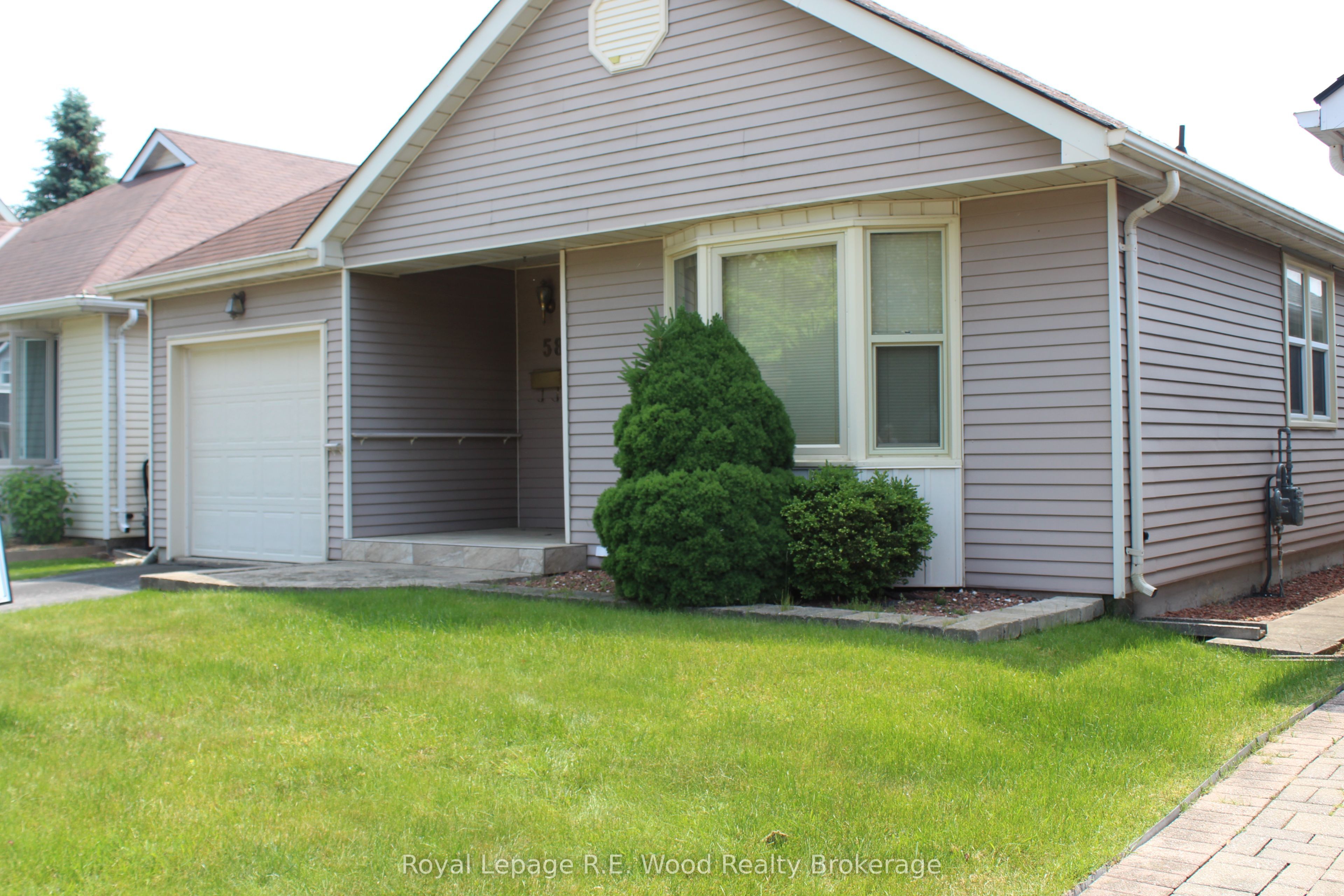 58 Hawkins Crescent, Tillsonburg, ON N4G 5K7 photo 2
