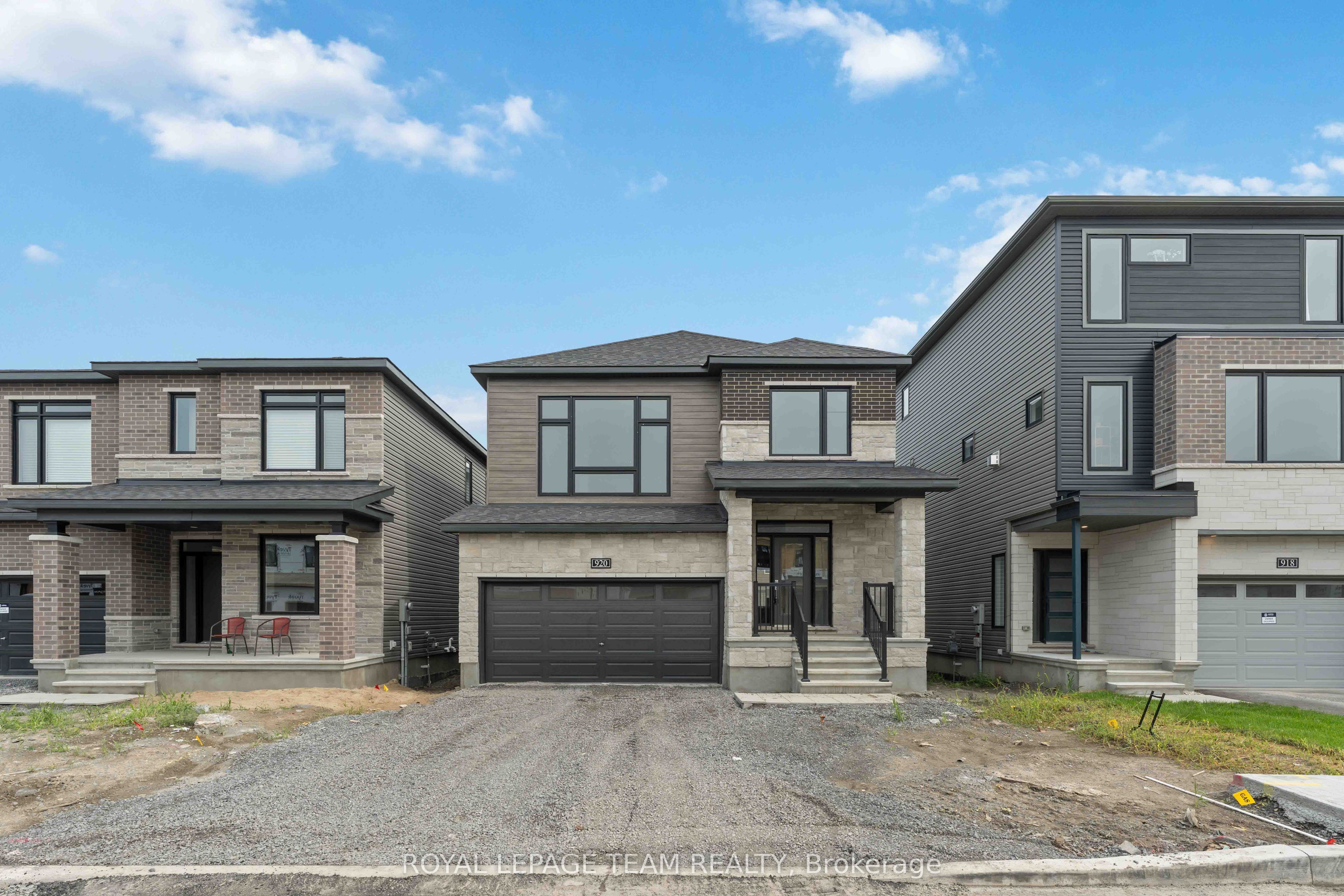 920 Locomotion Lane, Kanata, ON K2V 0V3