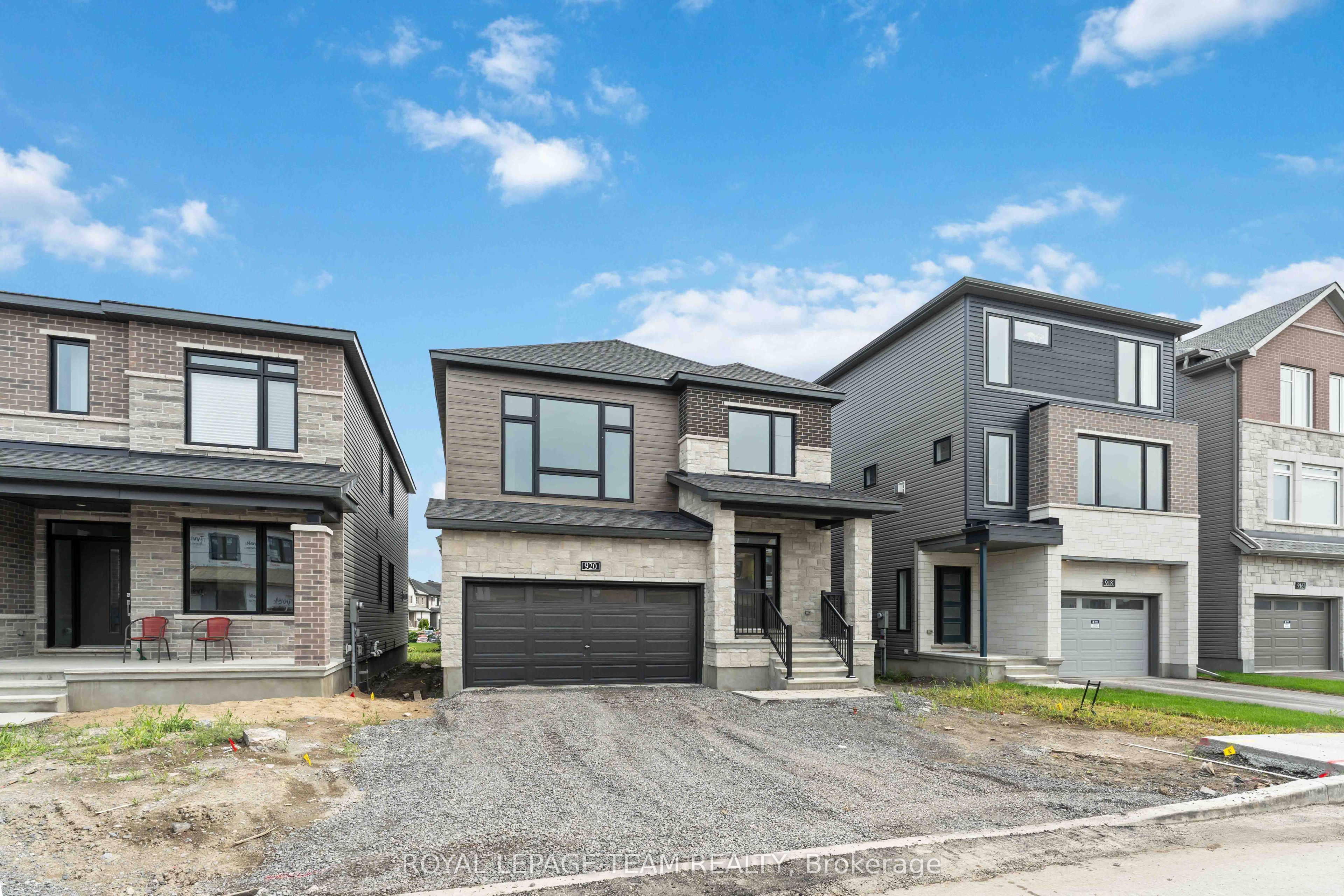 920 Locomotion Lane, Kanata, ON K2V 0V3 photo 2