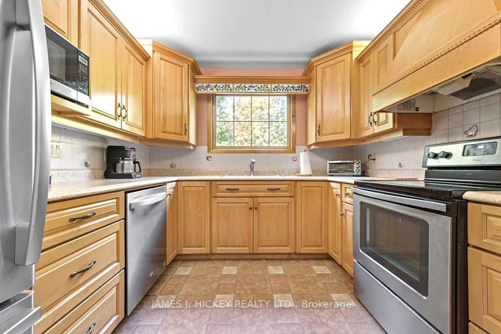 116 Frontenac Crescent, Deep River, ON K0J 1P0 photo 5