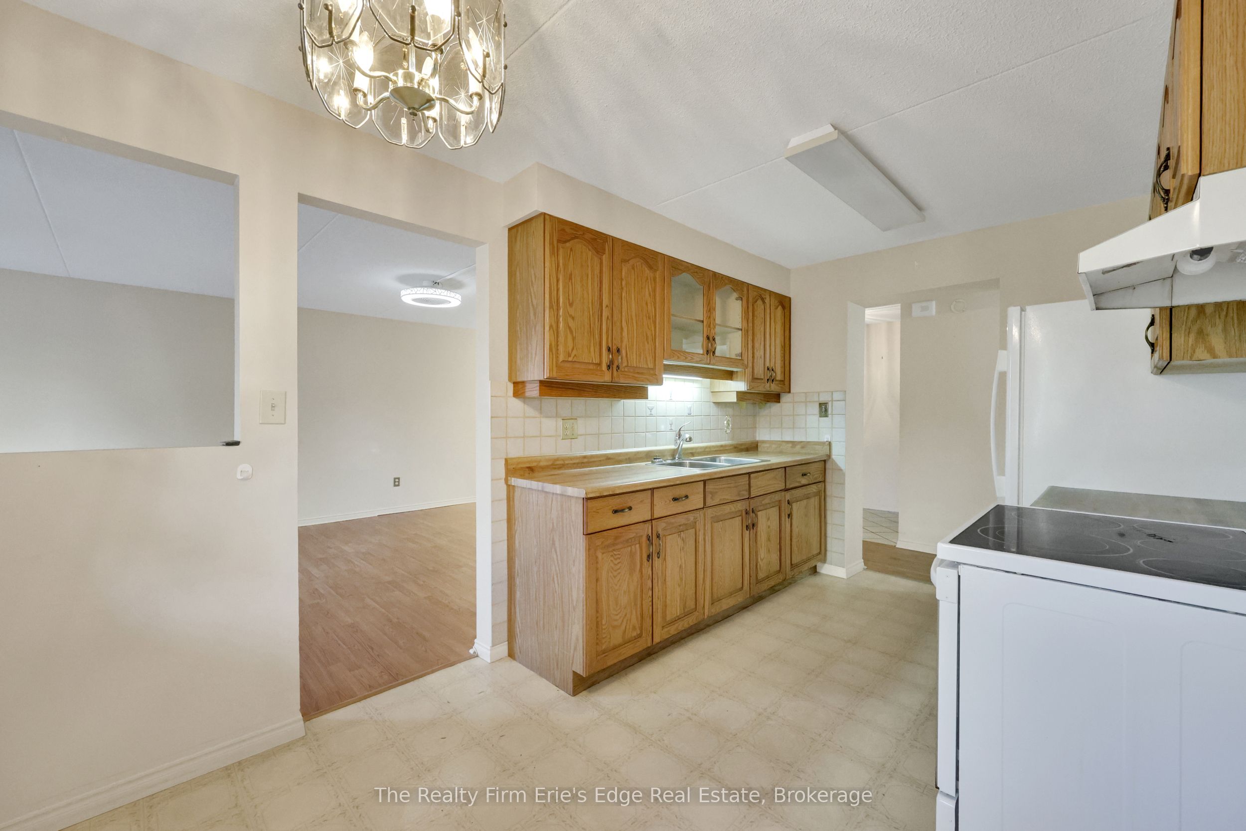 75 Bridge Street E 206, Tillsonburg, ON N4G 1T1 photo 4