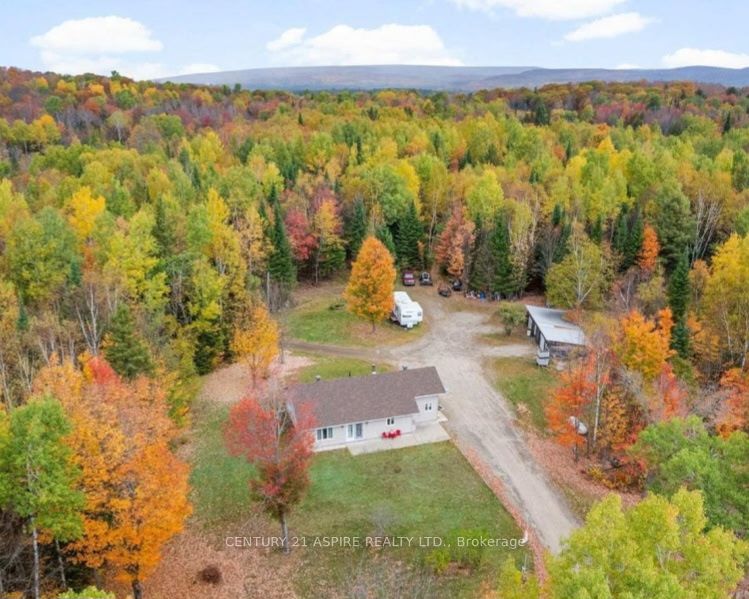 33 Micks Road, Madawaska Valley, ON K0J 1L0 photo 2