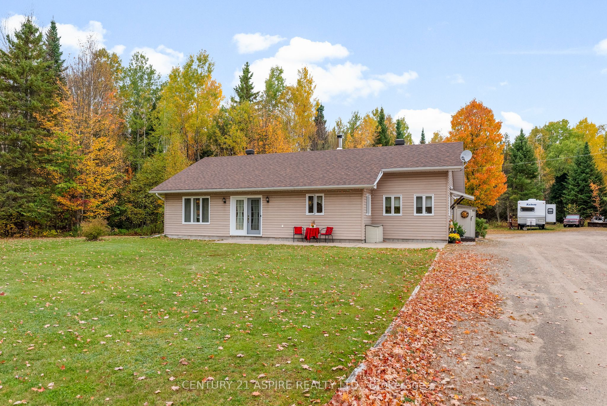 33 Micks Road, Madawaska Valley, ON K0J 1L0 photo 3