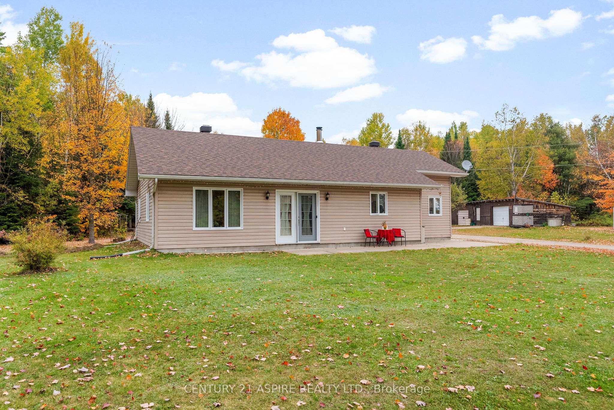 33 Micks Road, Madawaska Valley, ON K0J 1L0 photo 4
