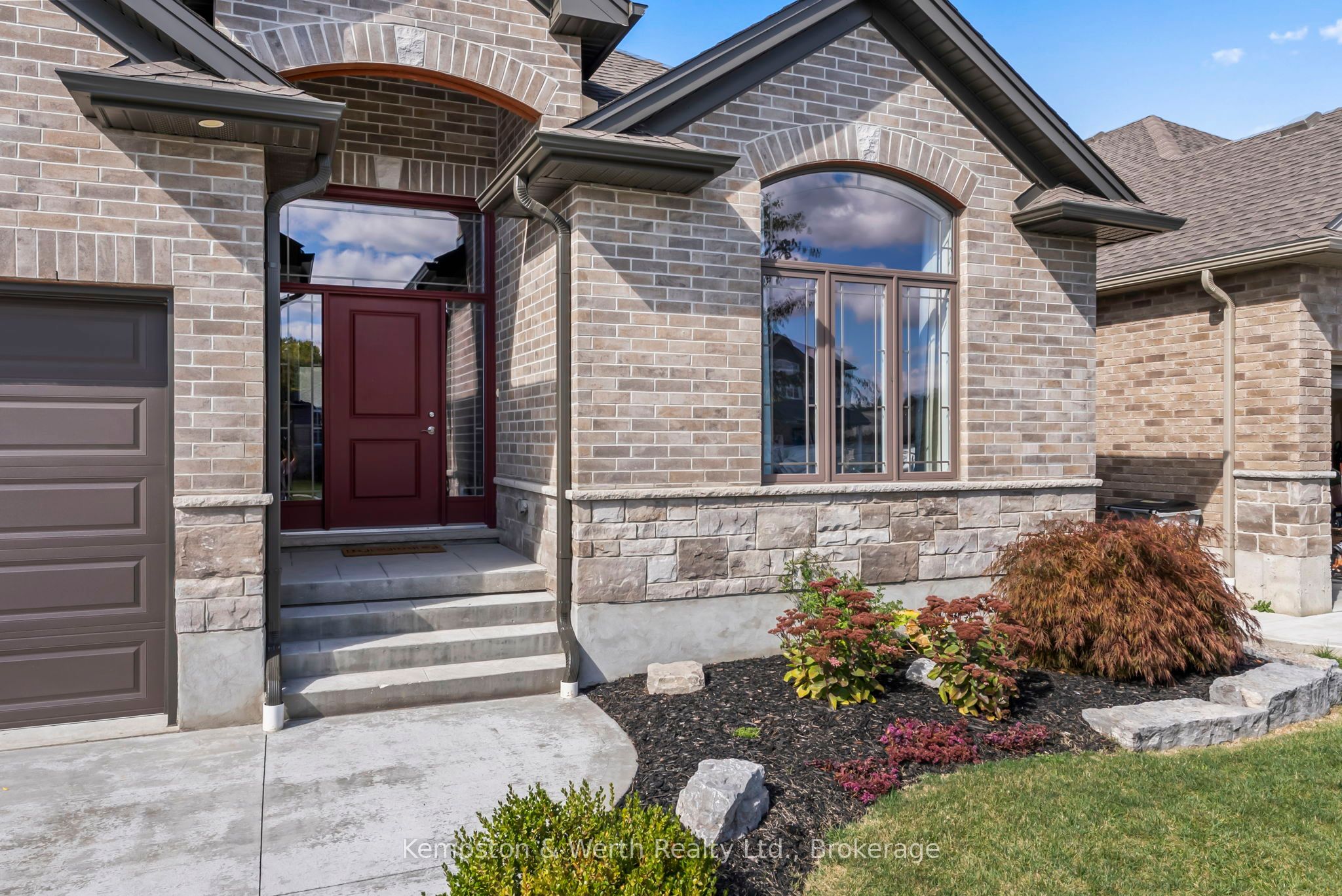 86 Forbes Crescent, North Perth, ON N4W 0B8 photo 3