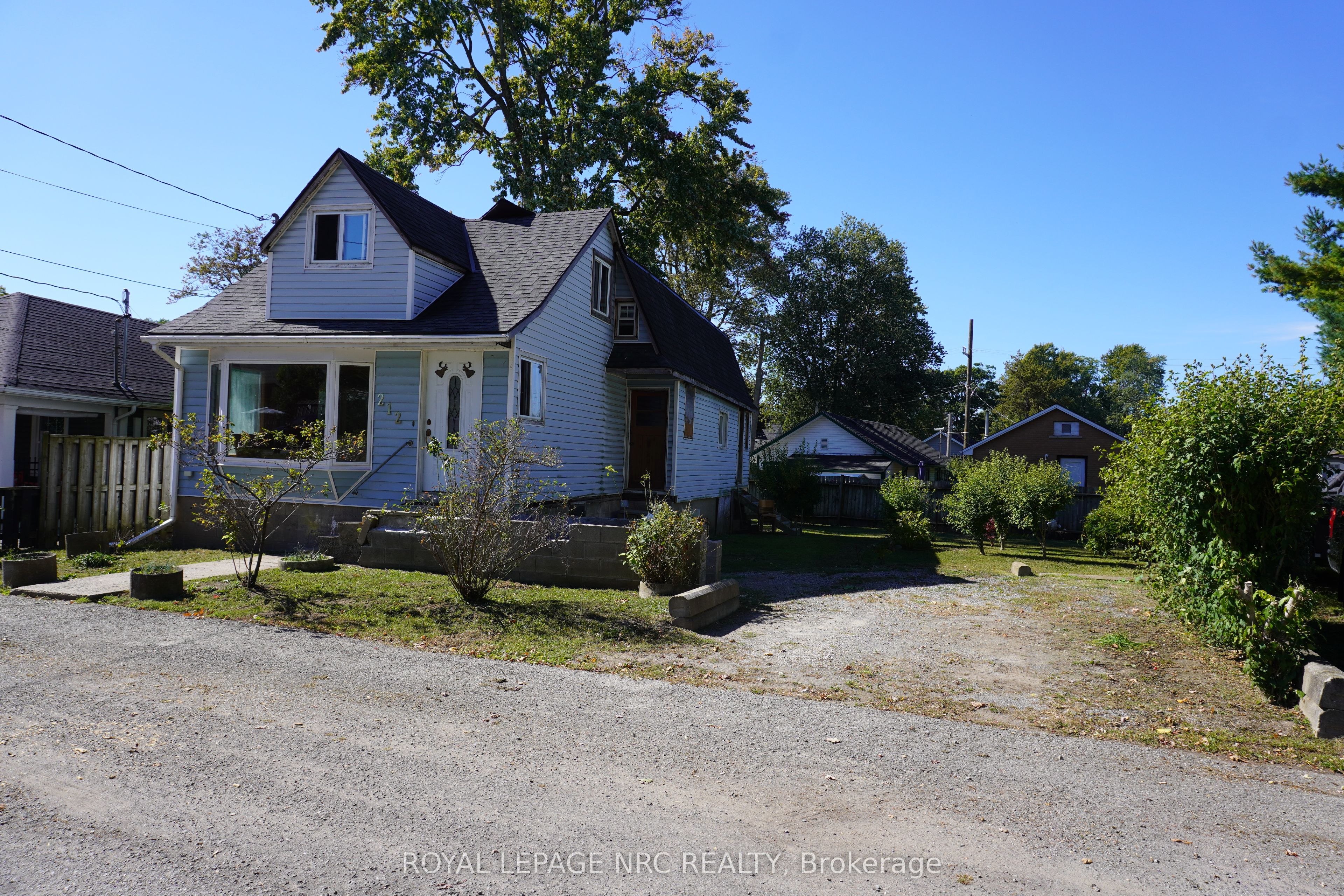 212 Lincoln Road W, Fort Erie, ON L0S 1B0 photo 4