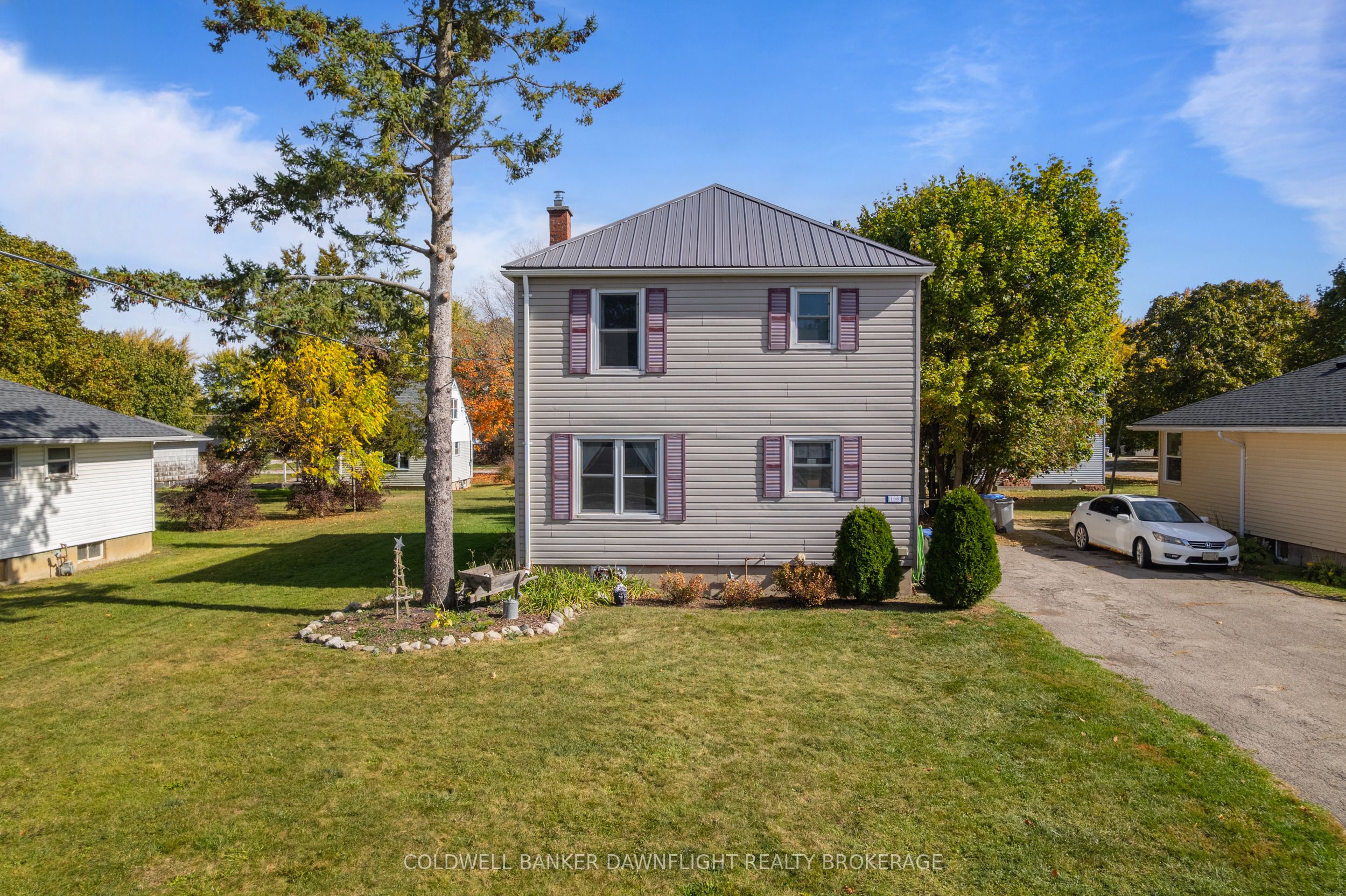 106 KENSINGTON Crescent, South Huron, ON N0M 1Y0