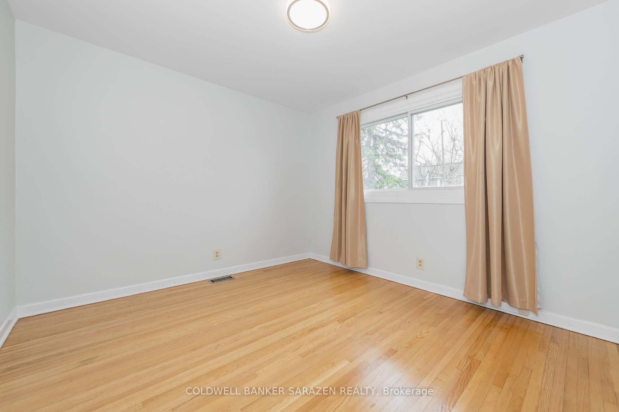 2707 Priscilla Street, Britannia - Lincoln Heights and Area, ON K2B 7E1 photo 4
