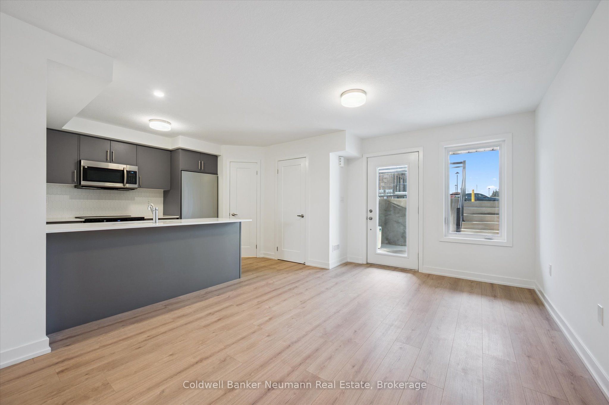 940 St. David Street N 41, Centre Wellington, ON N1M 0L7 photo 4