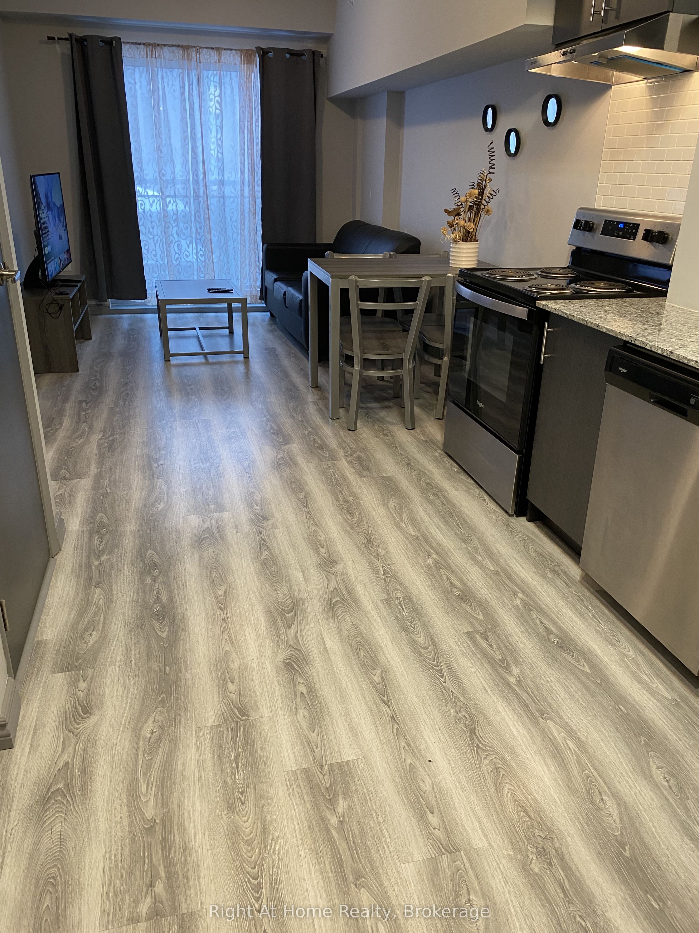 275 LARCH Street F202, Waterloo, ON N2L 0J3 photo 5