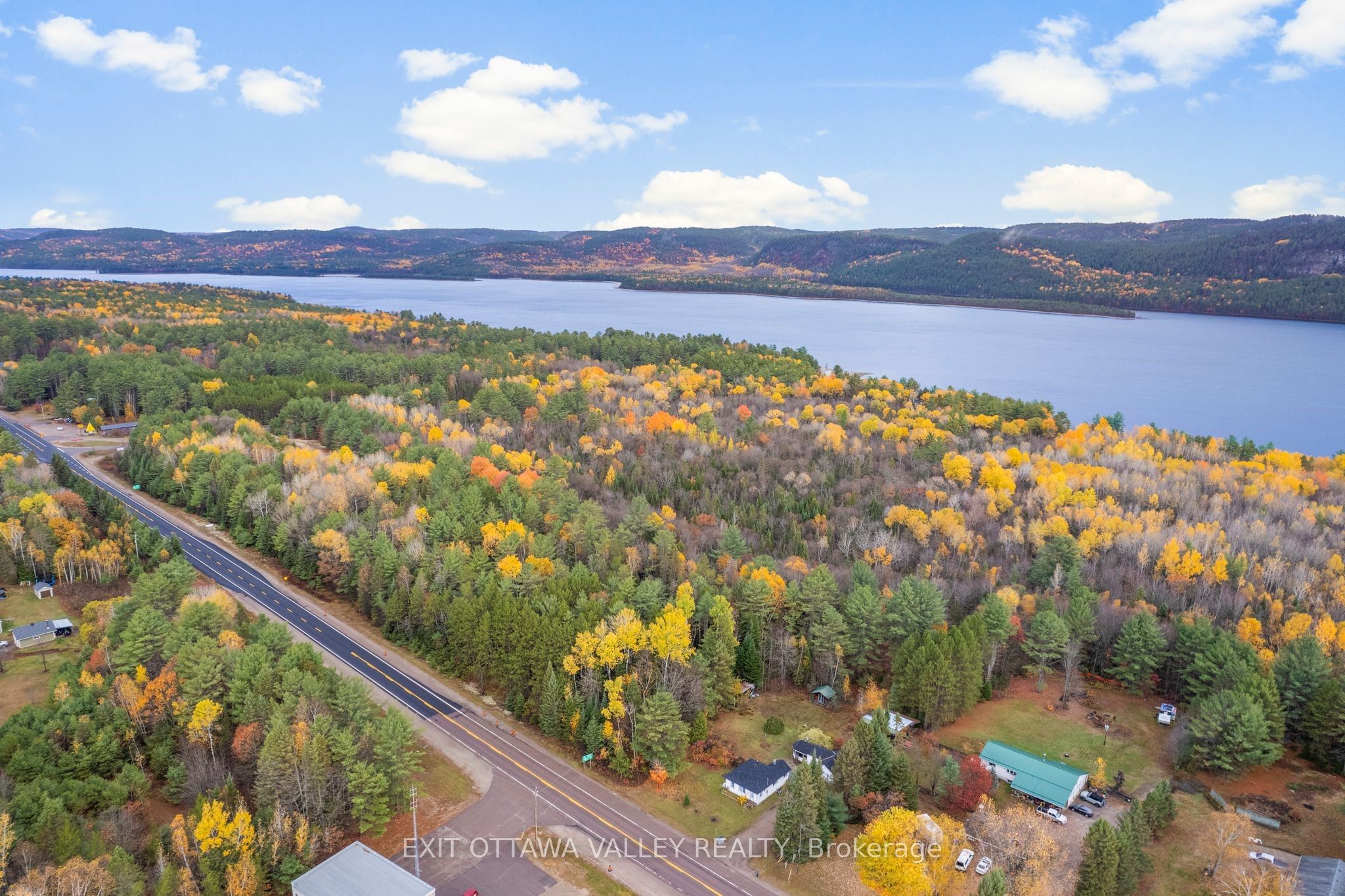 Part 5 Red Deer Avenue, Deep River, ON K0J 1P0 photo 2