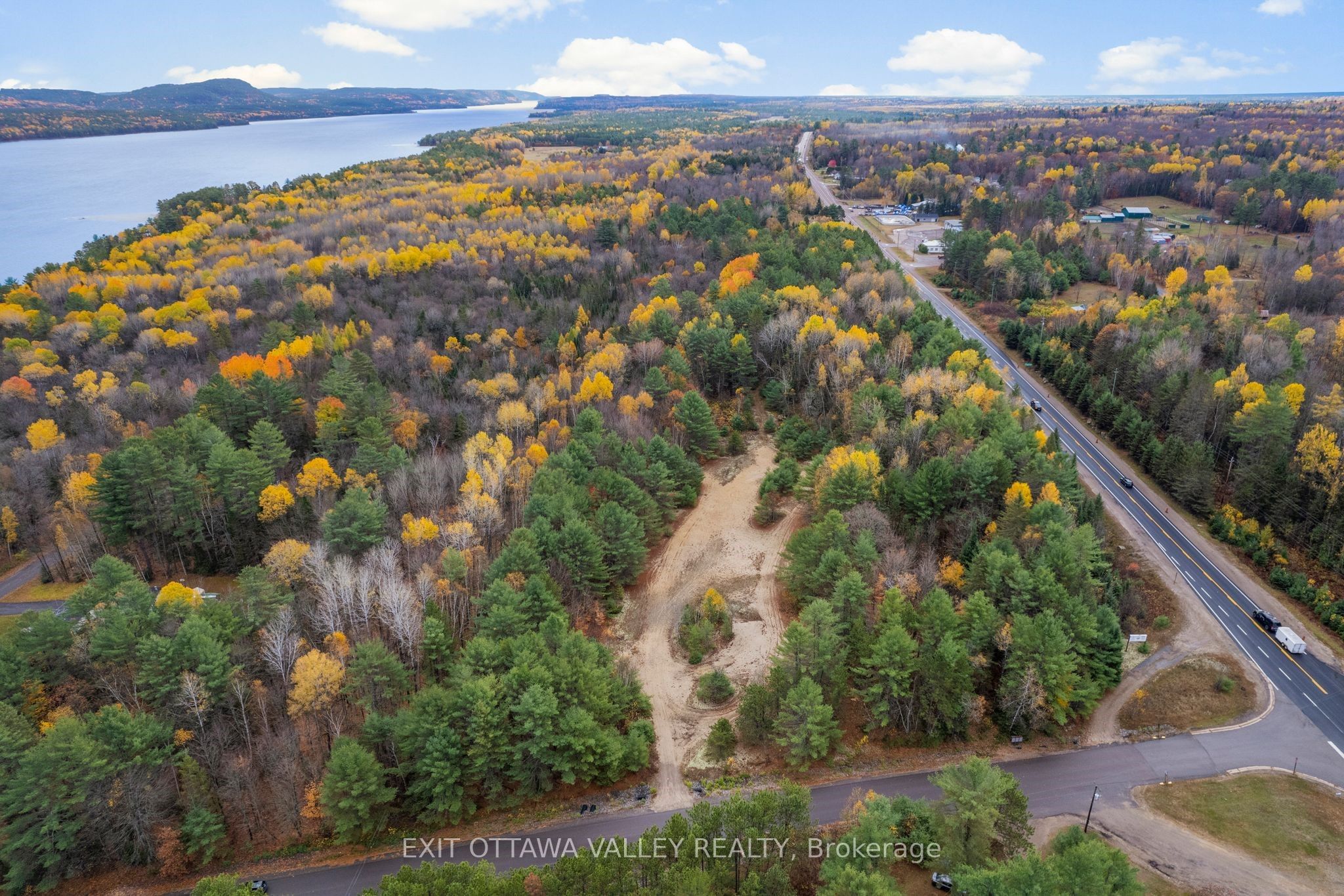 Part 5 Red Deer Avenue, Deep River, ON K0J 1P0 photo 4