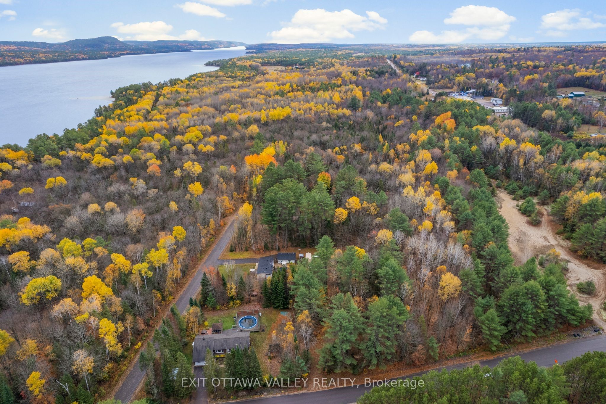 Part 5 Red Deer Avenue, Deep River, ON K0J 1P0 photo 5