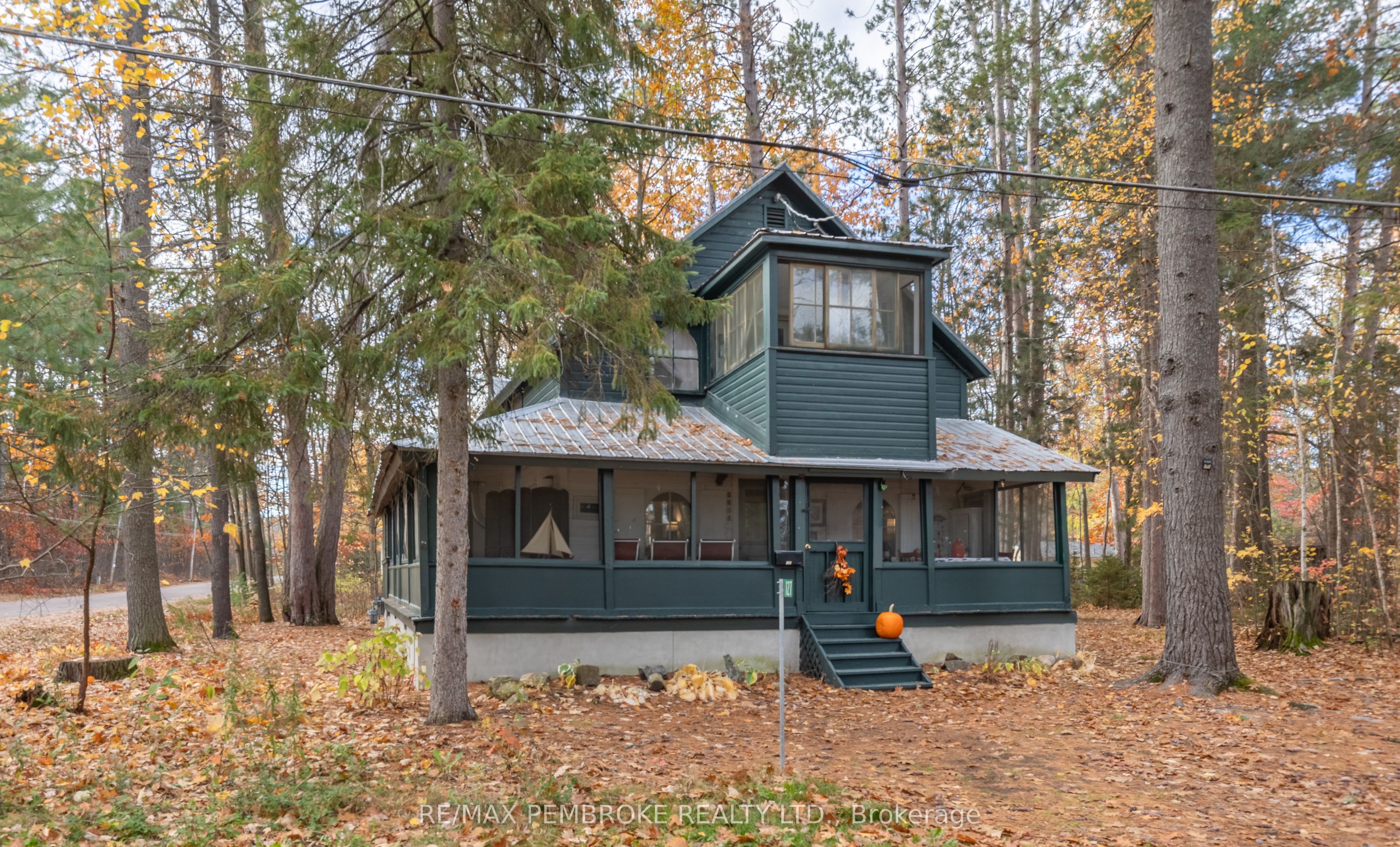 127 Alexandra Street, Petawawa, ON K8H 2R2 photo 2