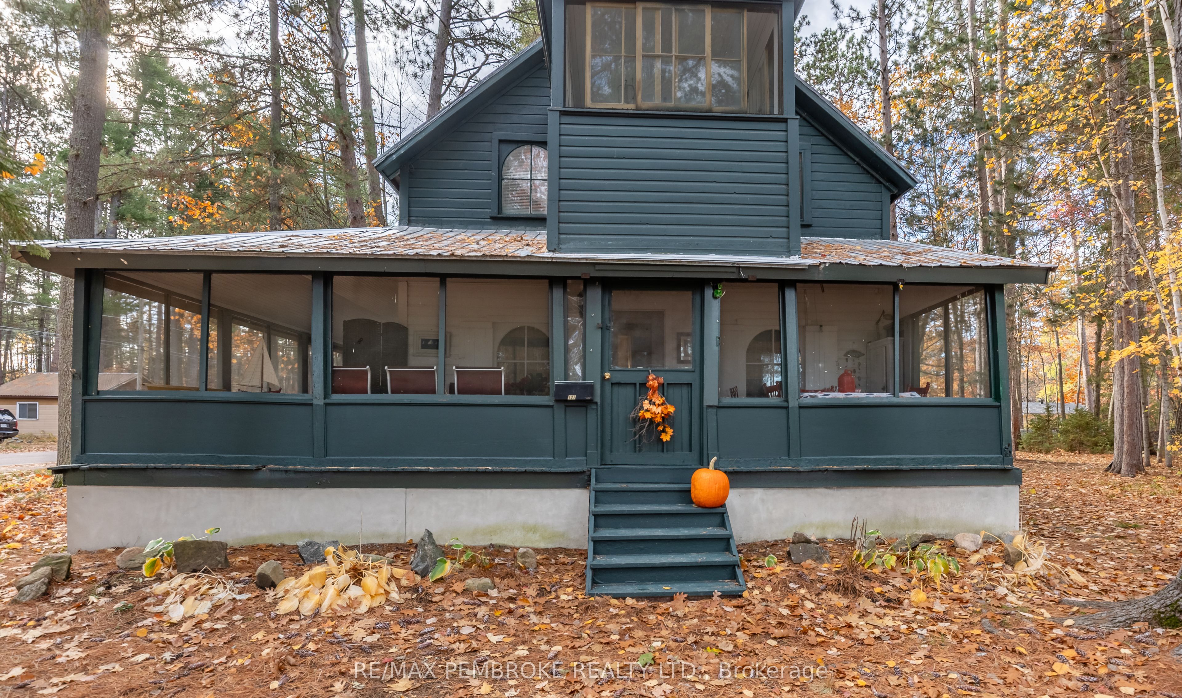 127 Alexandra Street, Petawawa, ON K8H 2R2 photo 3
