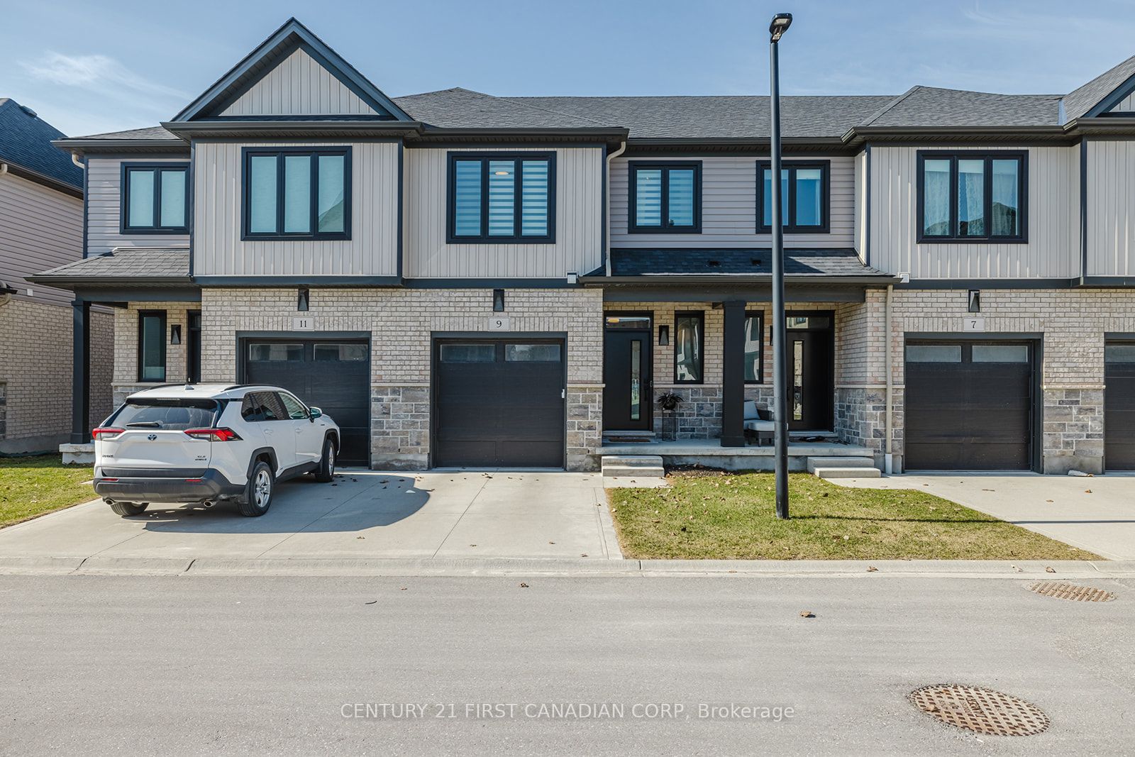 601 Lions Park Drive 9, Strathroy-Caradoc, ON N0L 1W0 photo 2