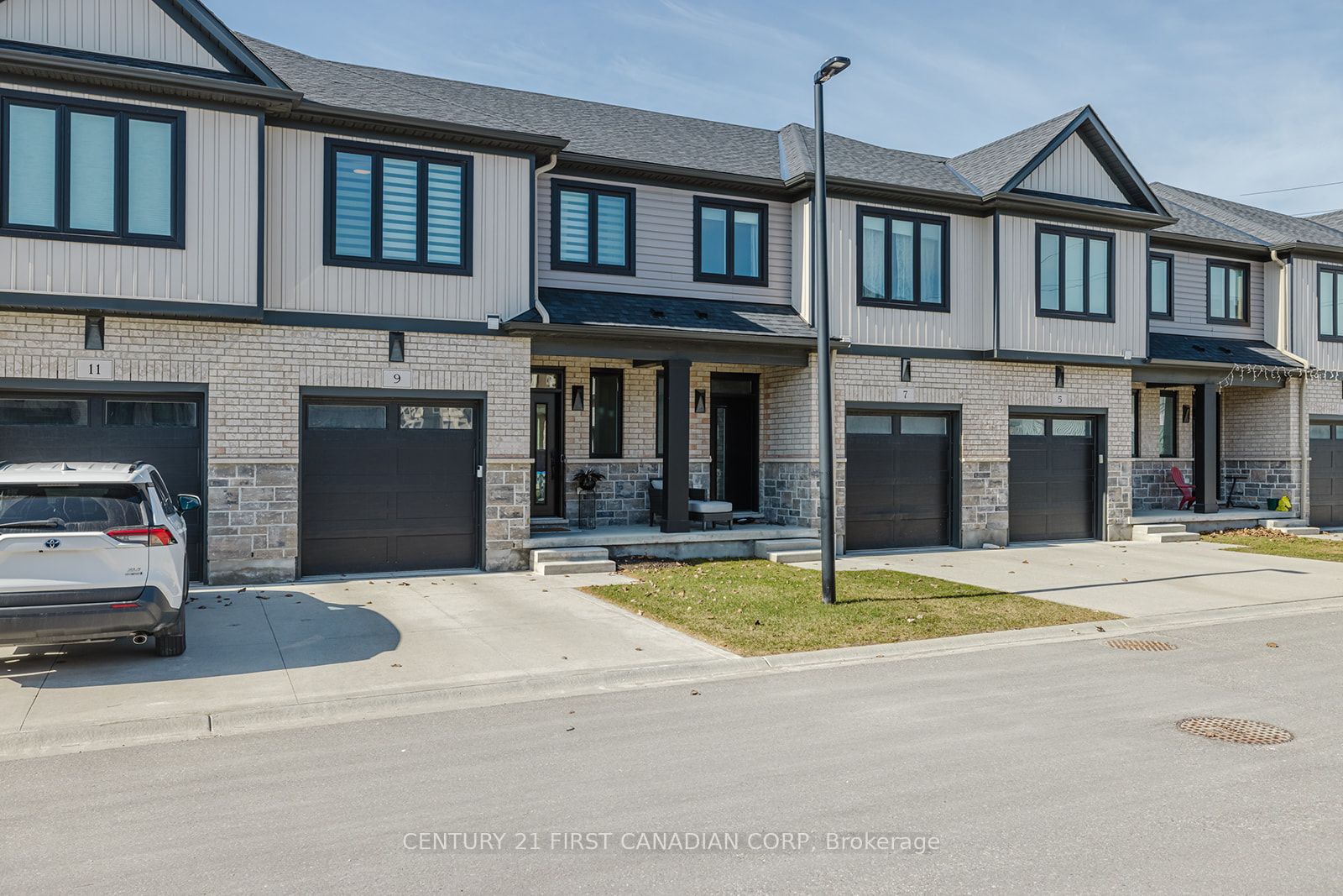 601 Lions Park Drive 9, Strathroy-Caradoc, ON N0L 1W0 photo 3