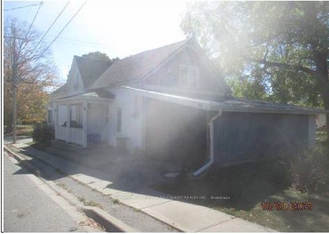 11 Low Street, Prince Edward County, ON K0K 2T0 photo 2