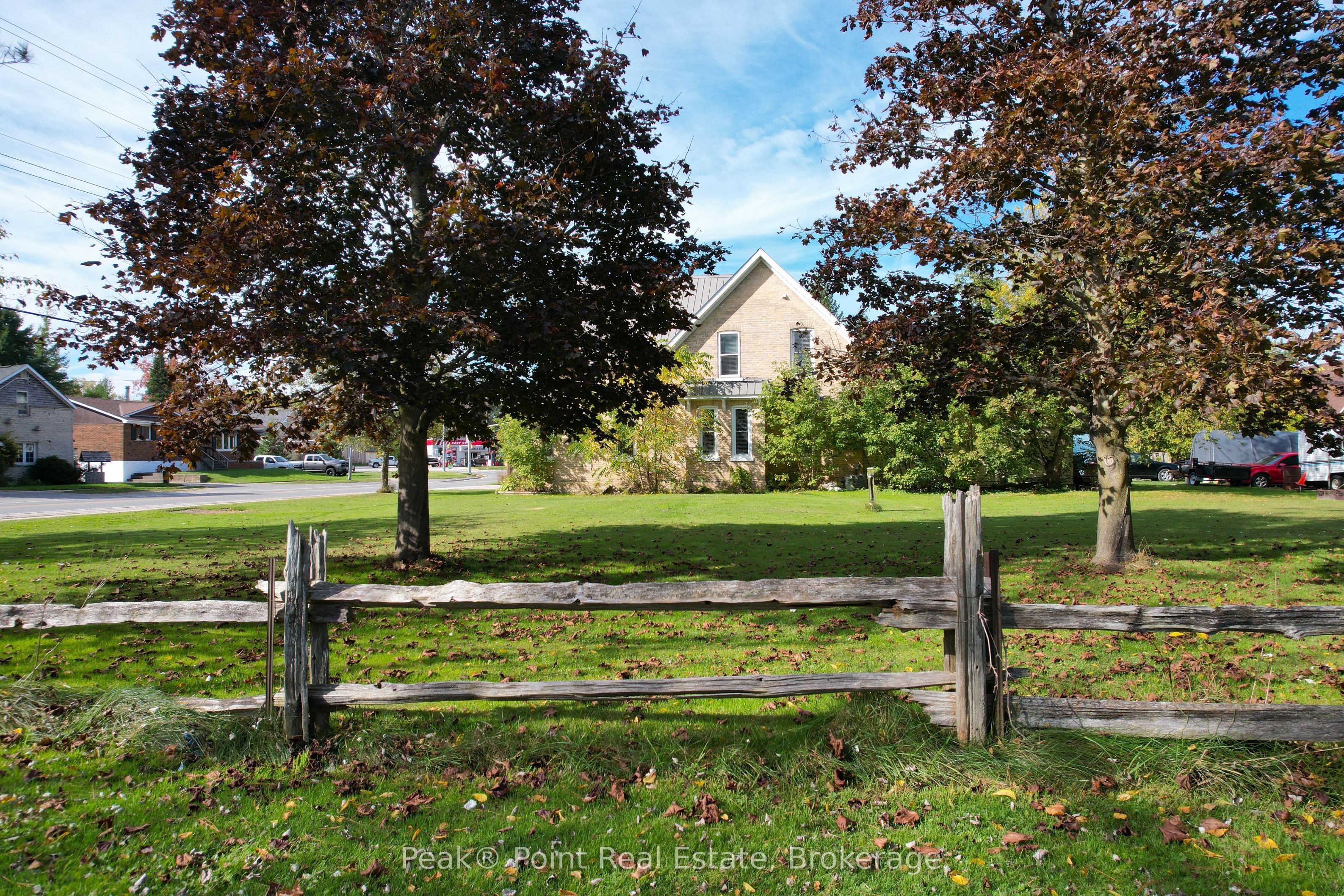 24 QUEEN Street E, South Bruce Peninsula, ON N0H 1P0