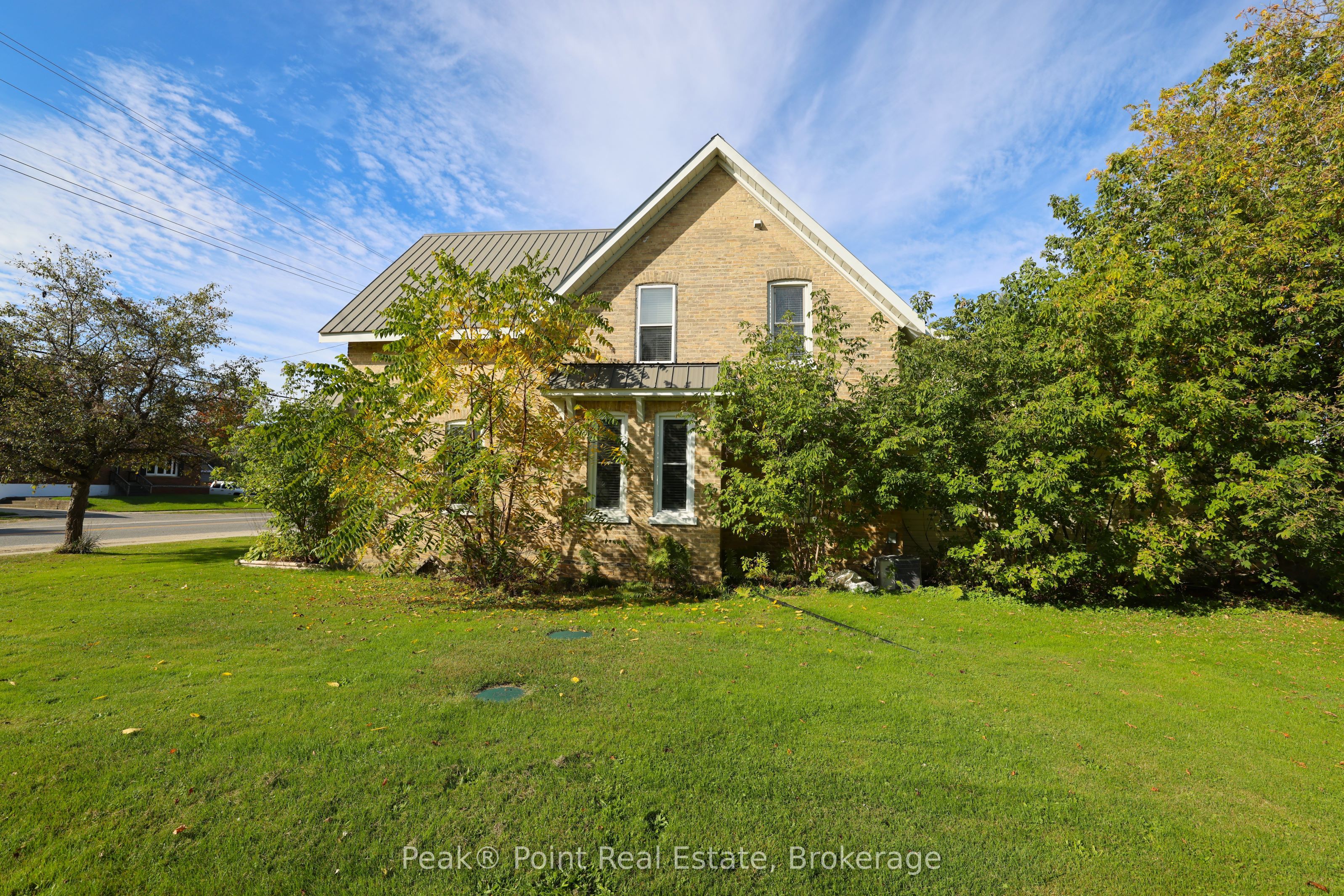 24 QUEEN Street E, South Bruce Peninsula, ON N0H 1P0 photo 2
