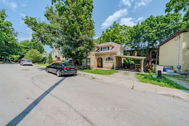 9 Ramore Street, Cambridge, ON N1S 2P6