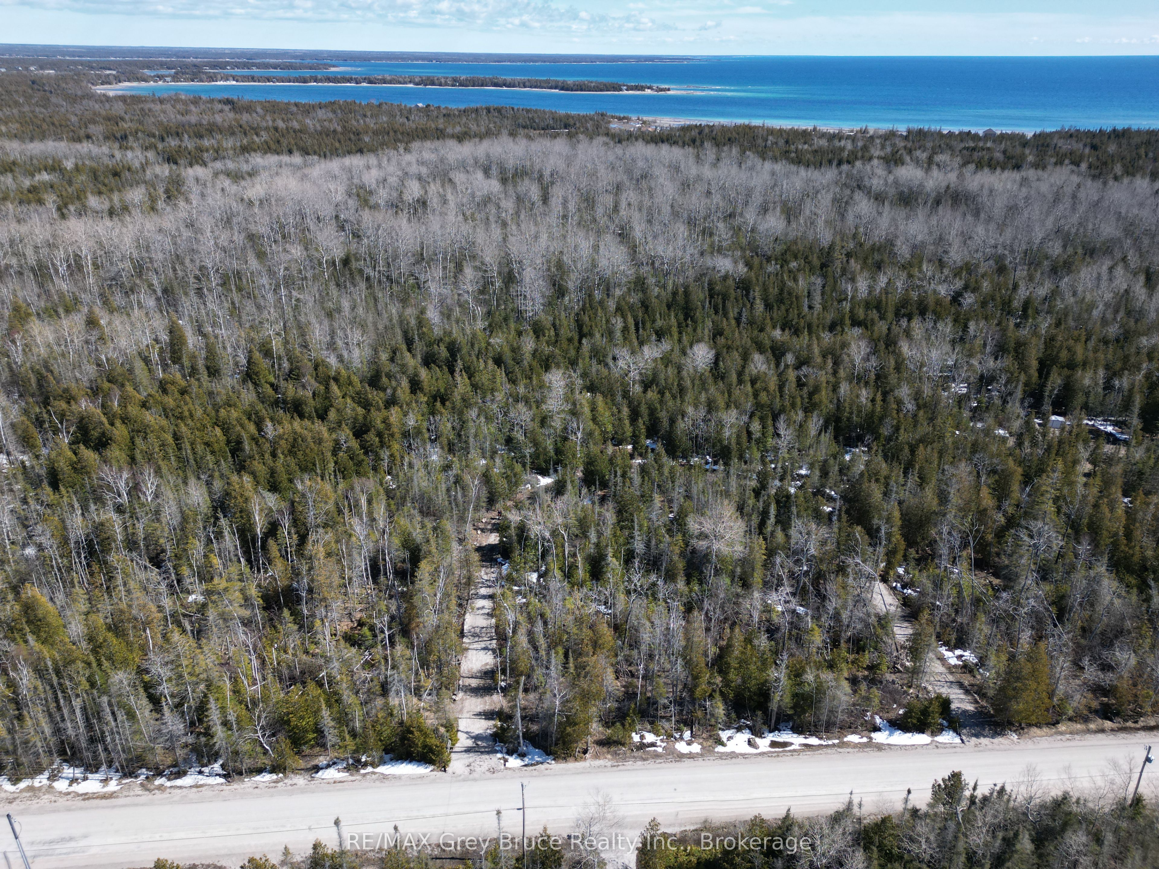 31 Baise Avenue, Northern Bruce Peninsula, ON N0H 2R0 photo 3