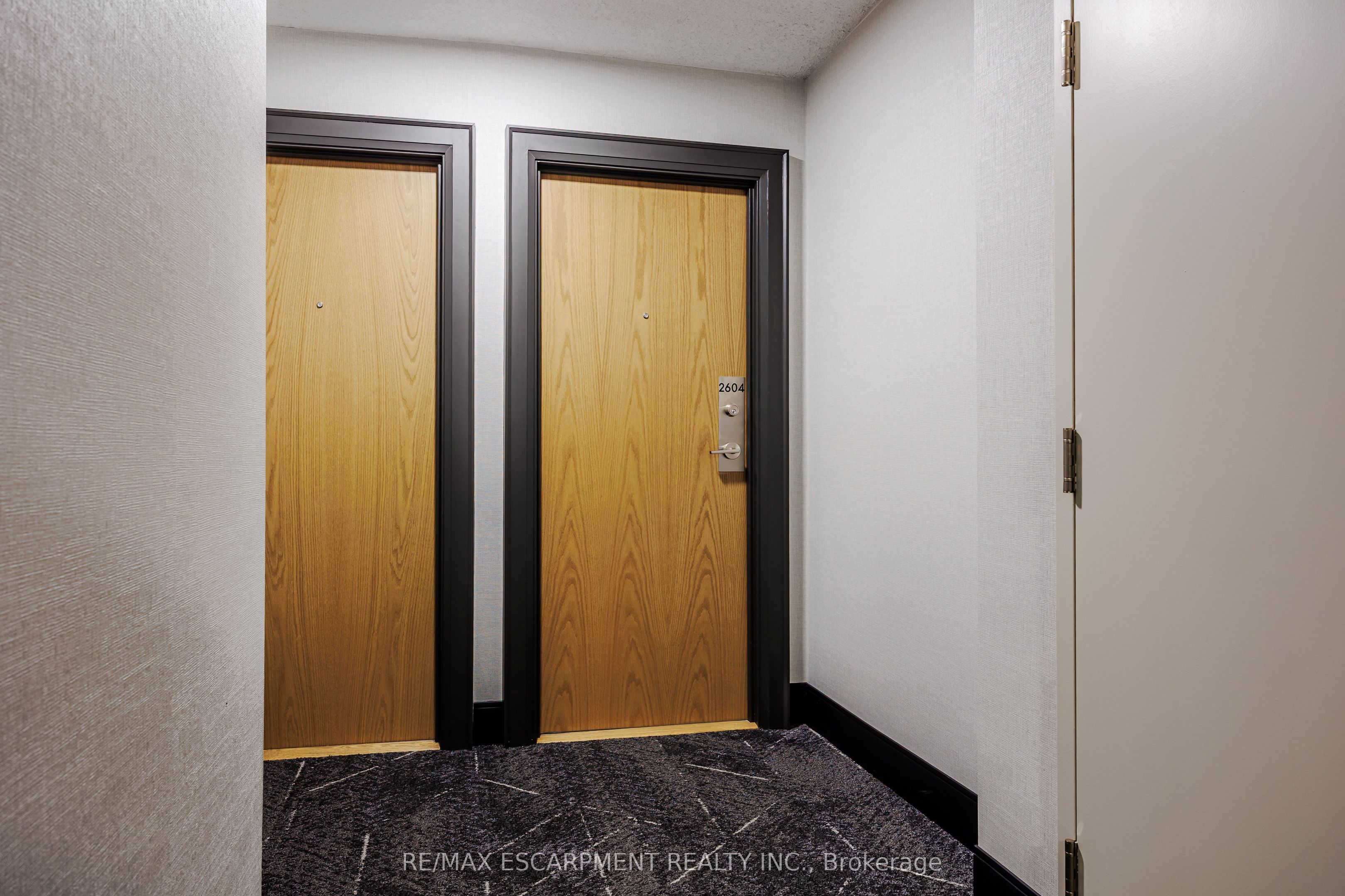 150 Charlton Avenue E 2604, Hamilton, ON L8N 3X3 photo 3