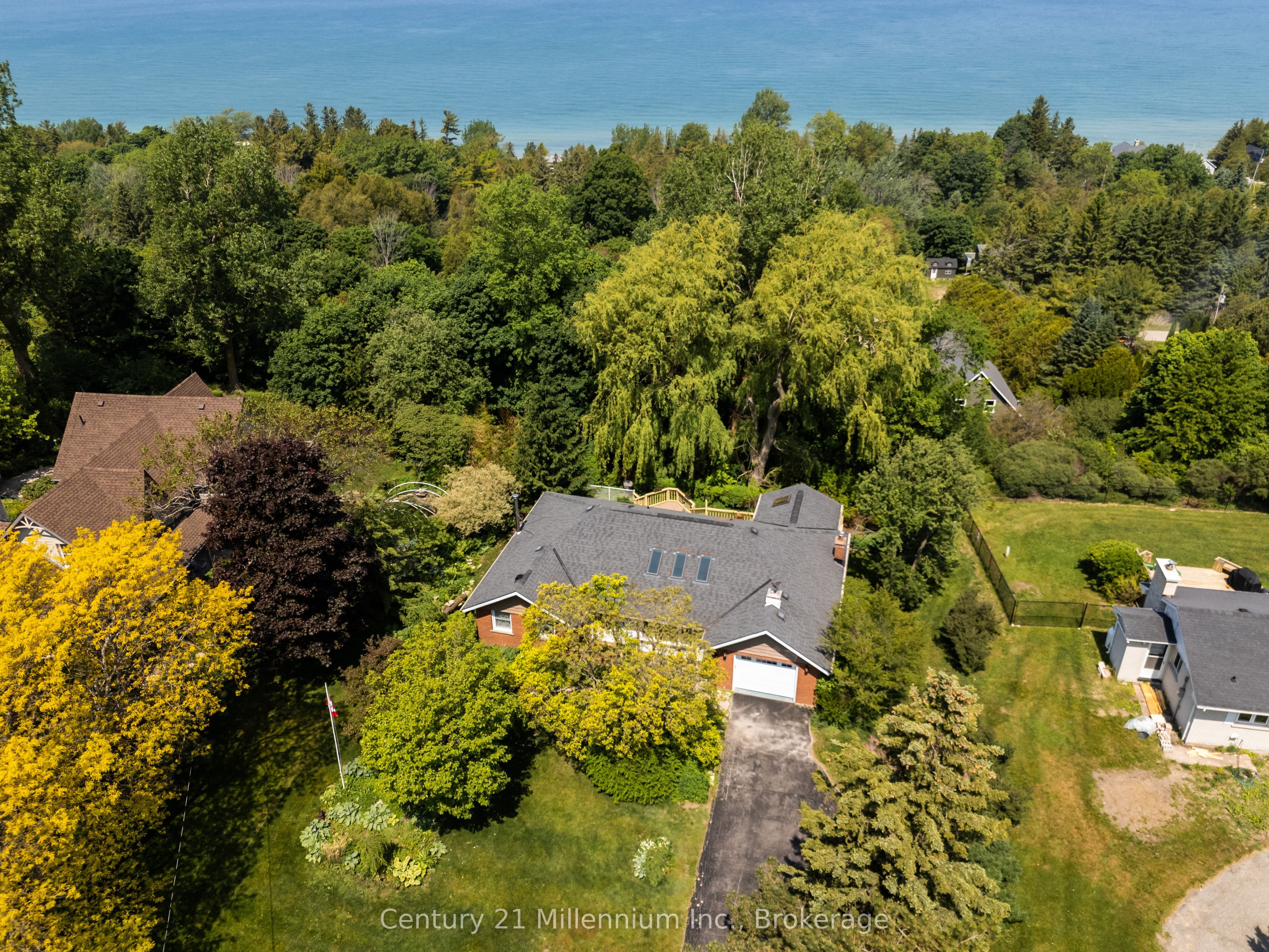 790 Lake Range Drive, Huron-Kinloss, ON N2Z 0C3 photo 2