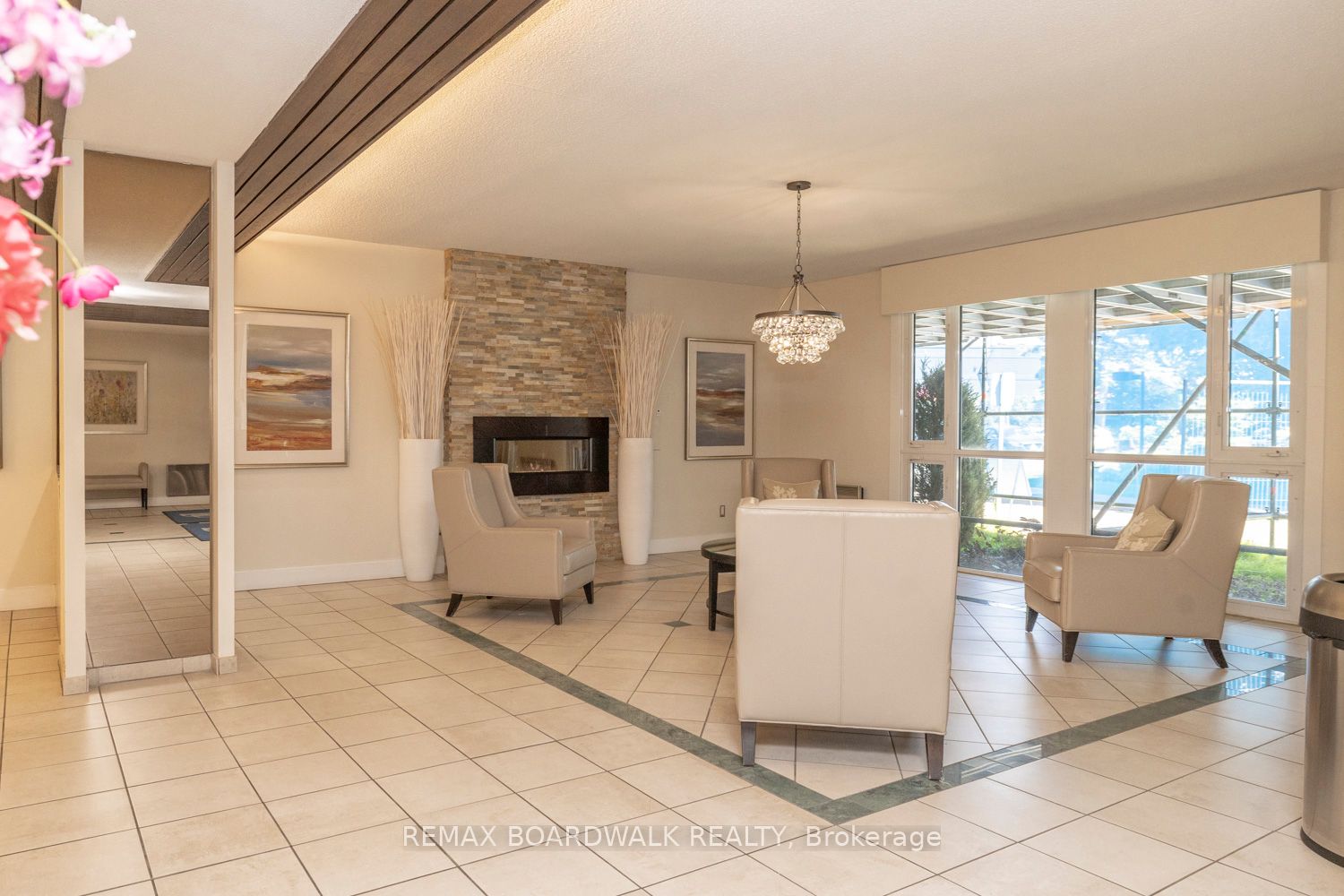 1025 RICHMOND Road 2305, Woodroffe, ON K2B 8G8 photo 3