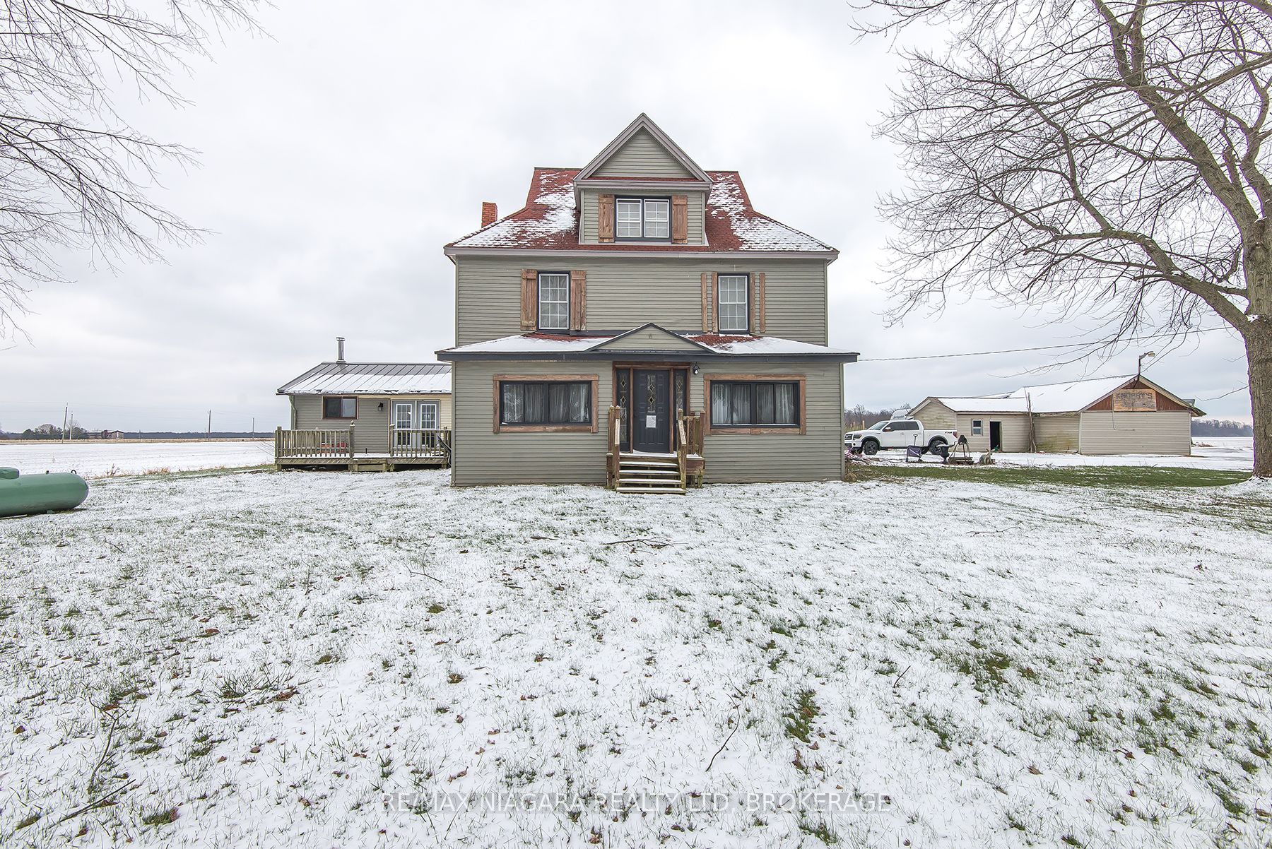 1937 Brookfield Road, Port Colborne, ON L3K 5V3 photo 2