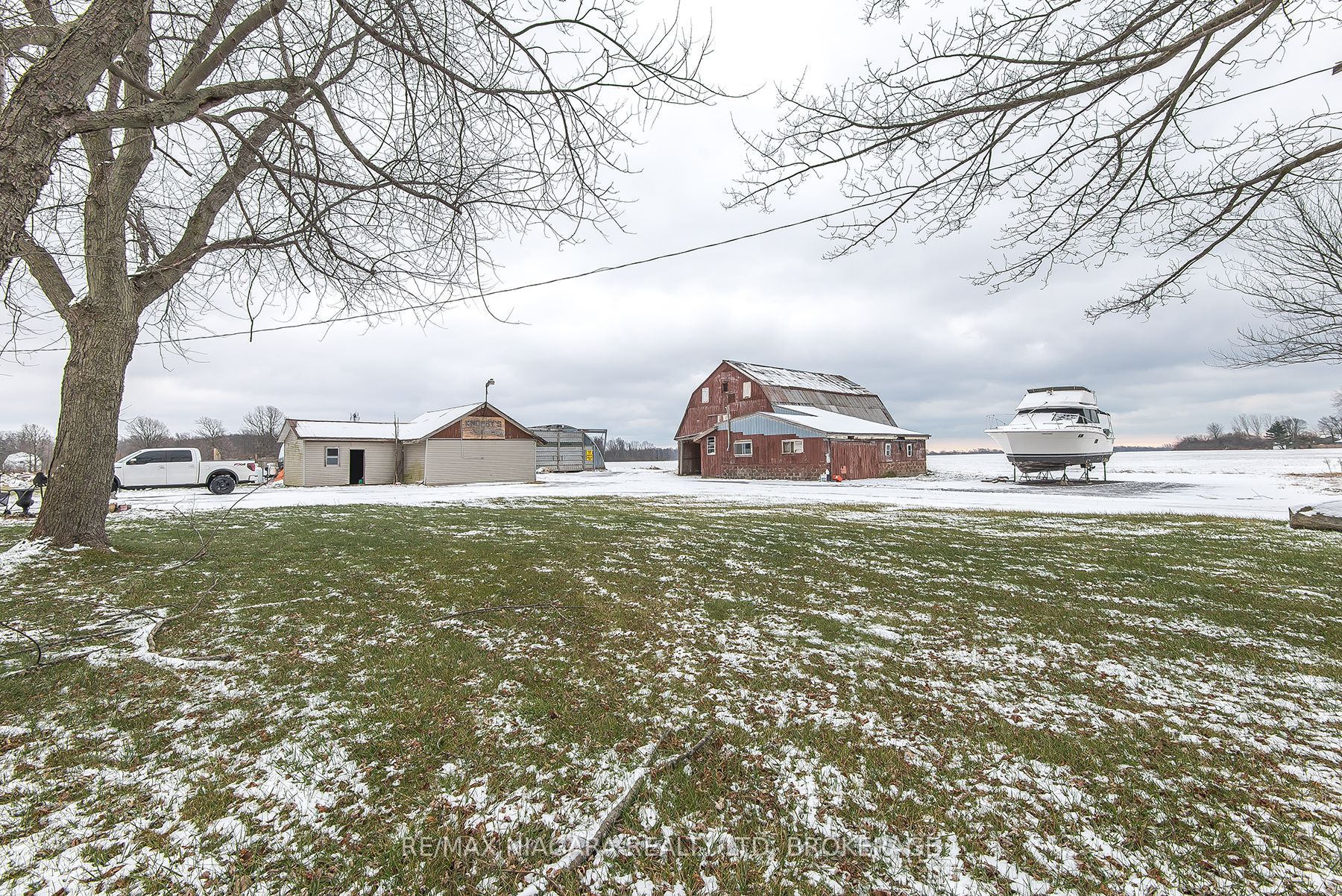 1937 Brookfield Road, Port Colborne, ON L3K 5V3 photo 3