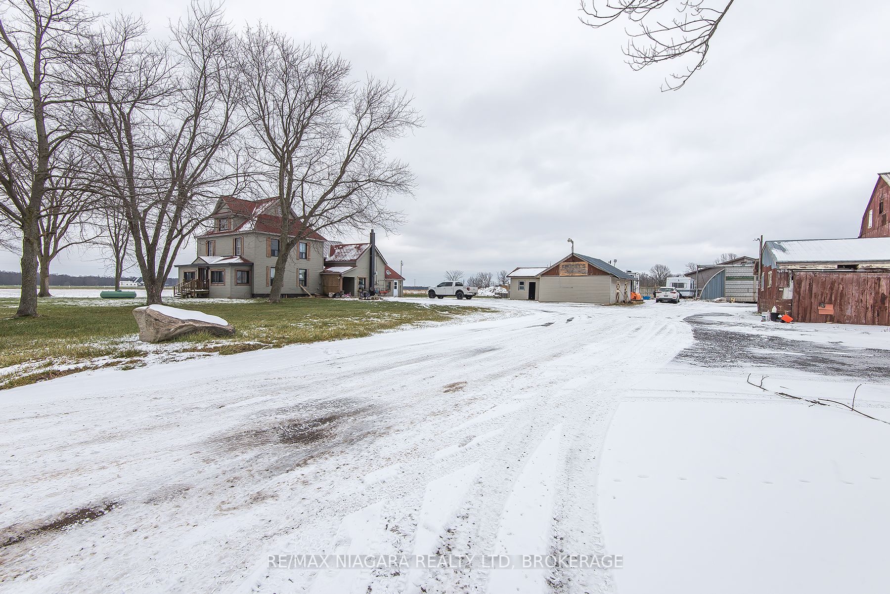 1937 Brookfield Road, Port Colborne, ON L3K 5V3 photo 5