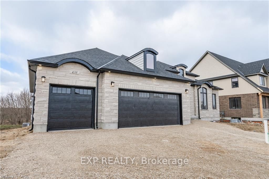 1050 Walton Avenue, North Perth, ON N4W 3S2 photo 3