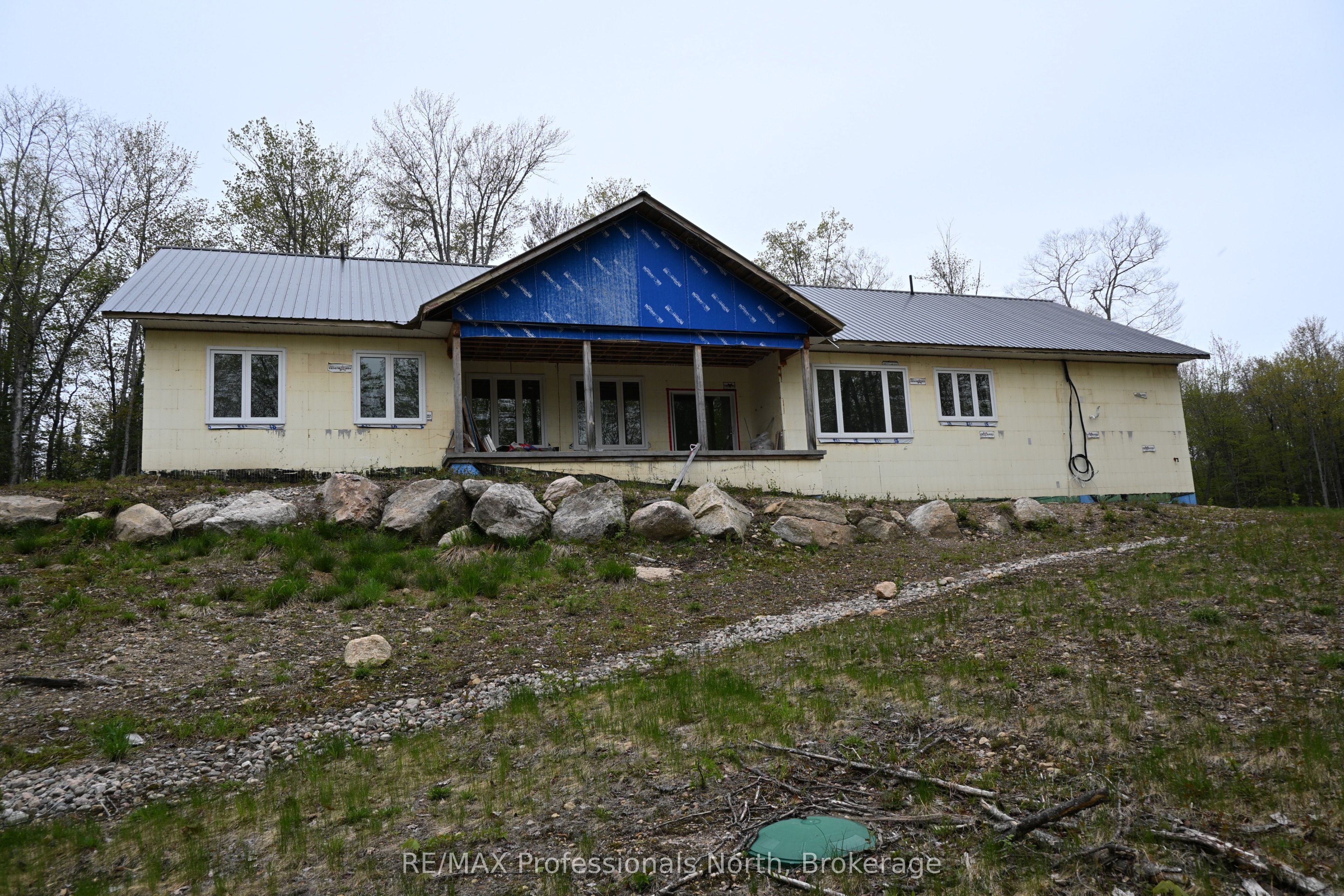 121 Loon Lake Road, Magnetawan, ON P0A 1Z0