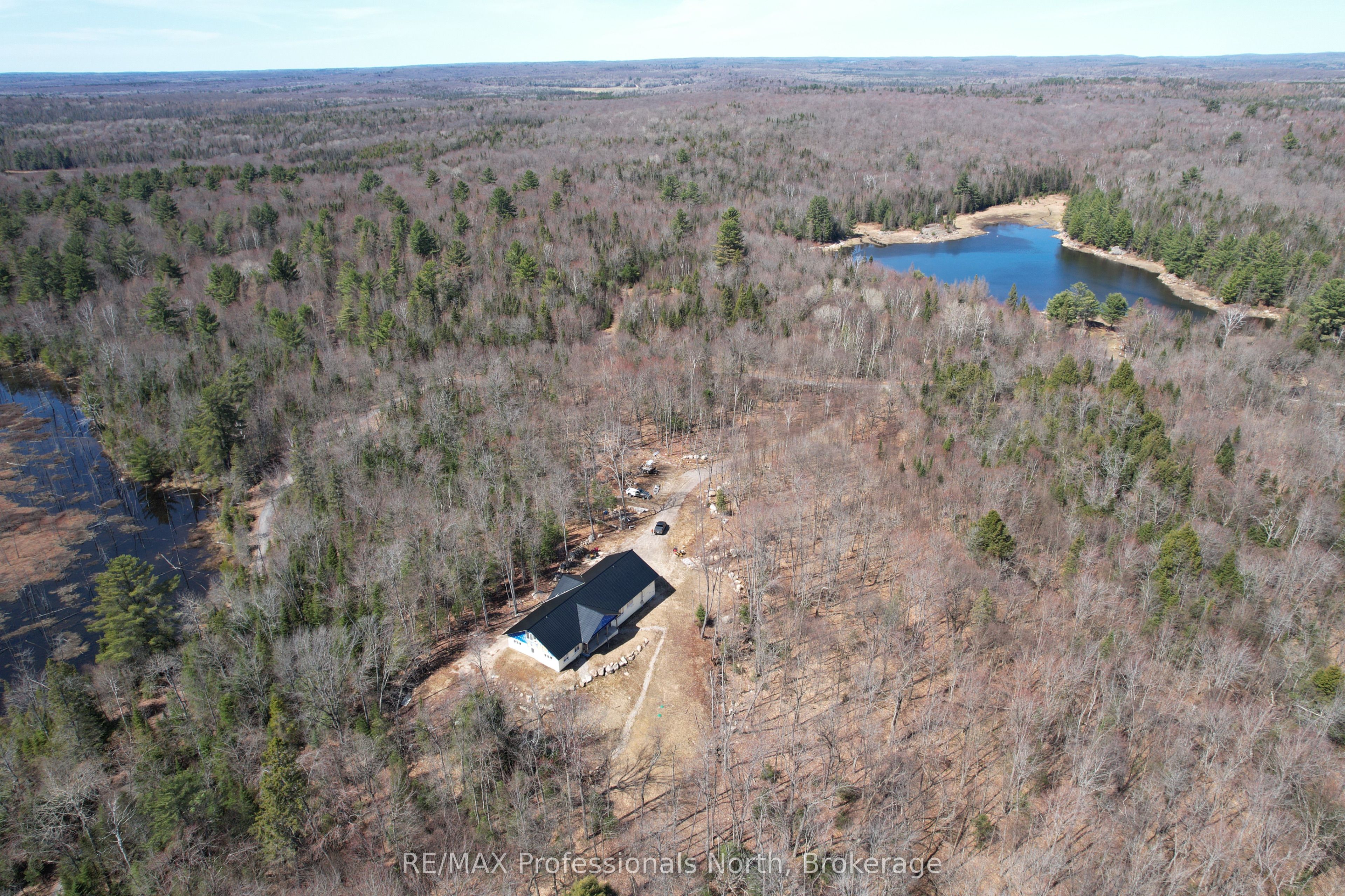121 Loon Lake Road, Magnetawan, ON P0A 1Z0 photo 2