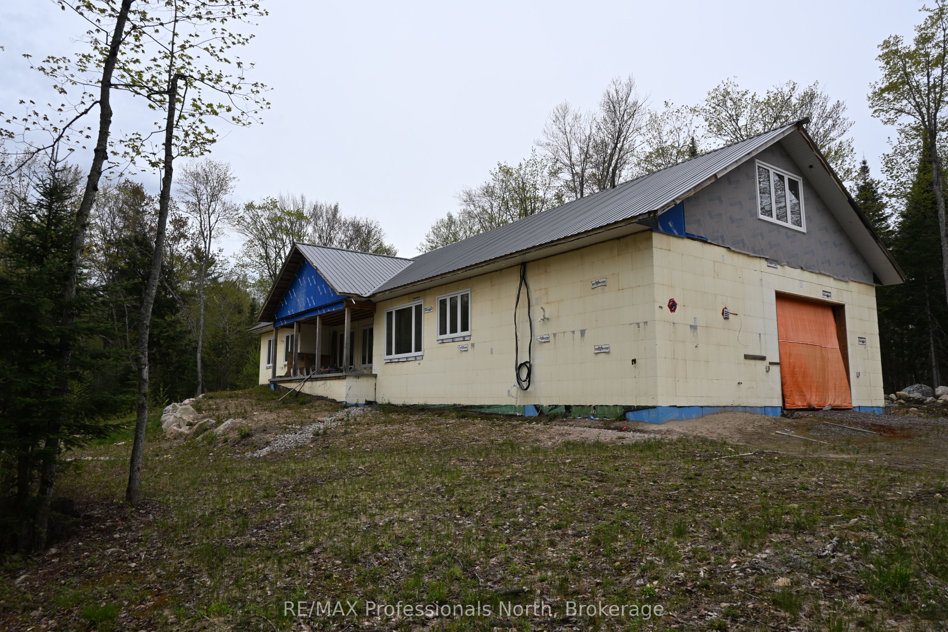 121 Loon Lake Road, Magnetawan, ON P0A 1Z0 photo 4