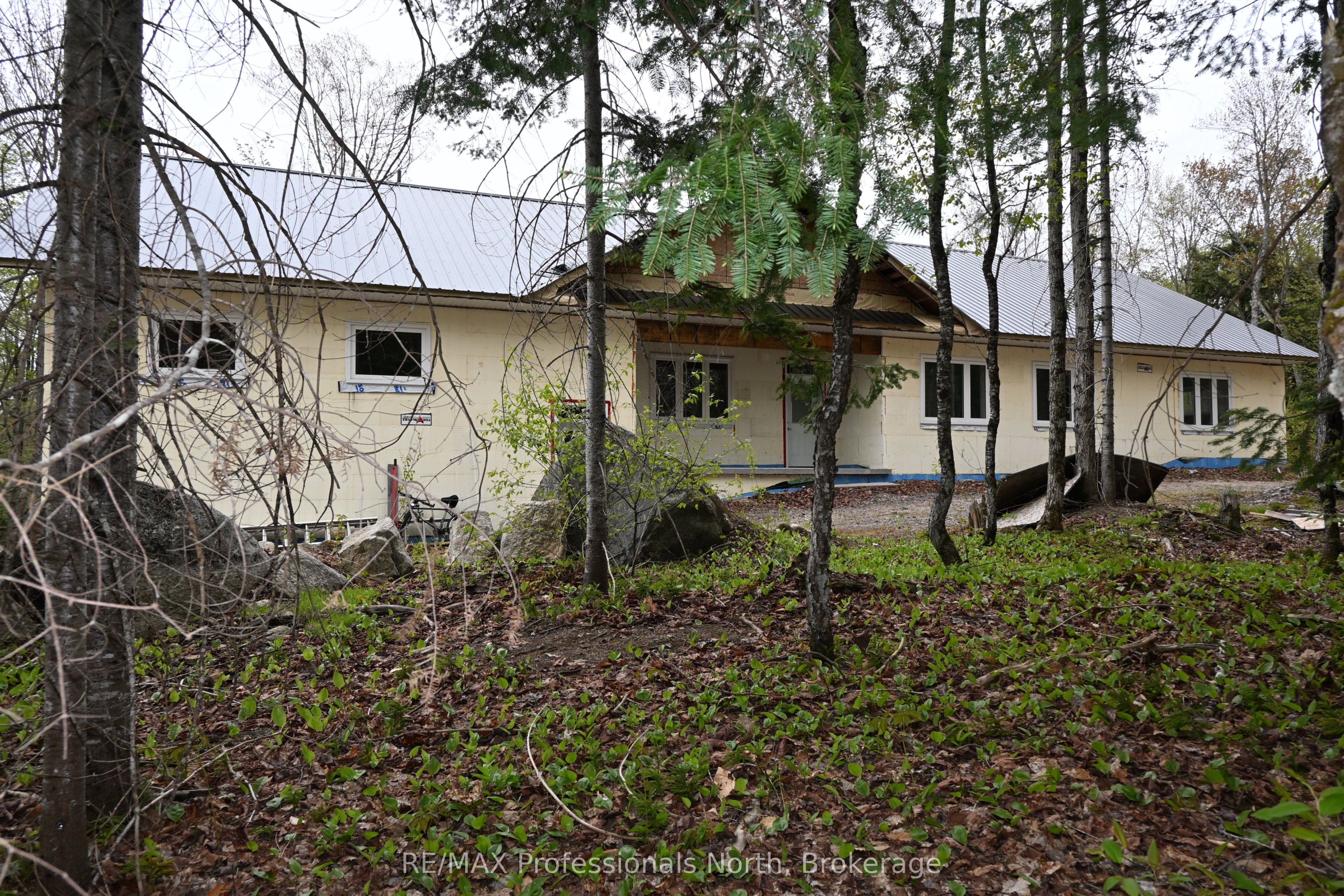 121 Loon Lake Road, Magnetawan, ON P0A 1Z0 photo 5