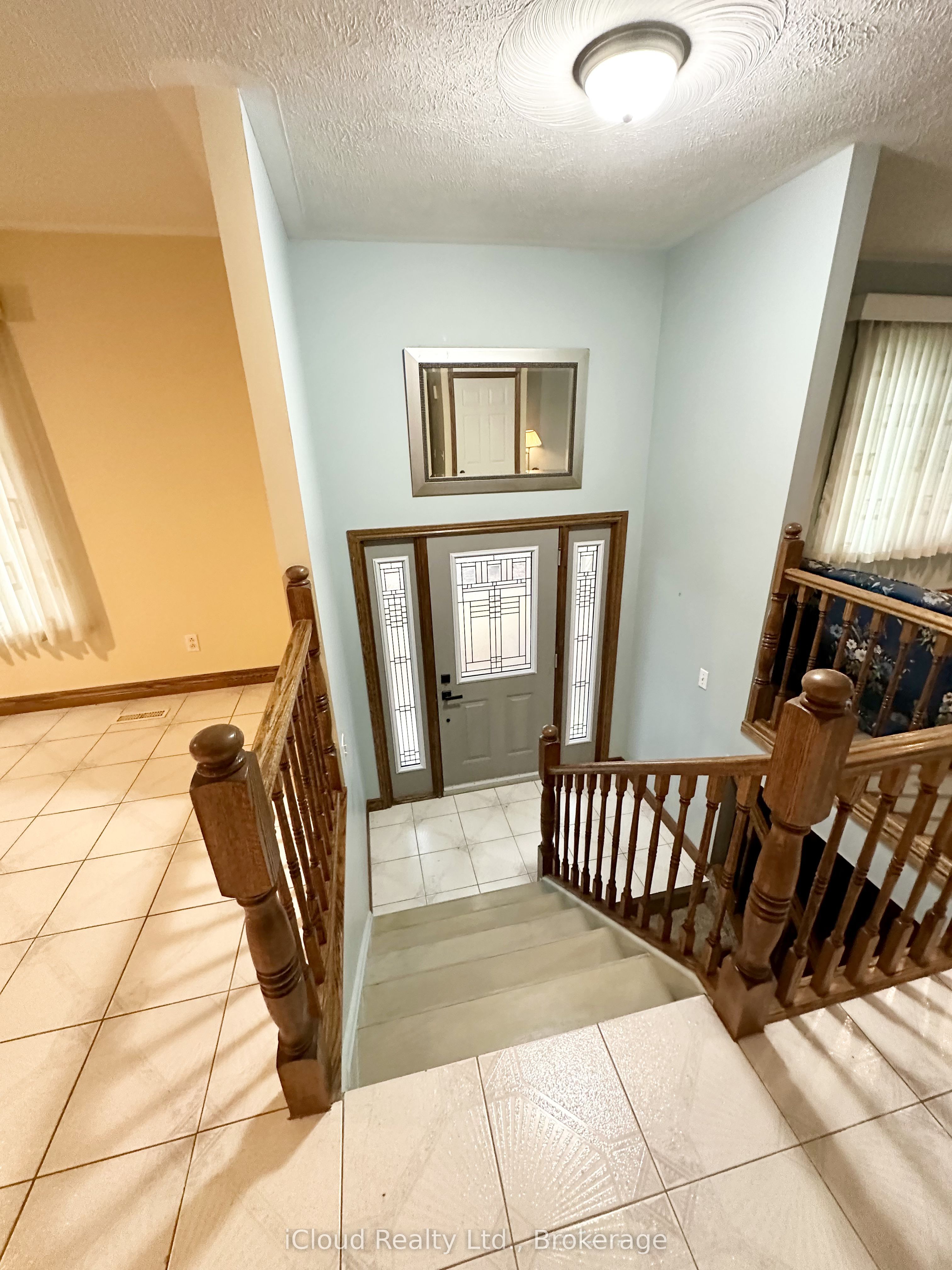 86 GLENDALE Drive E, Tillsonburg, ON N4G 1J7 photo 4