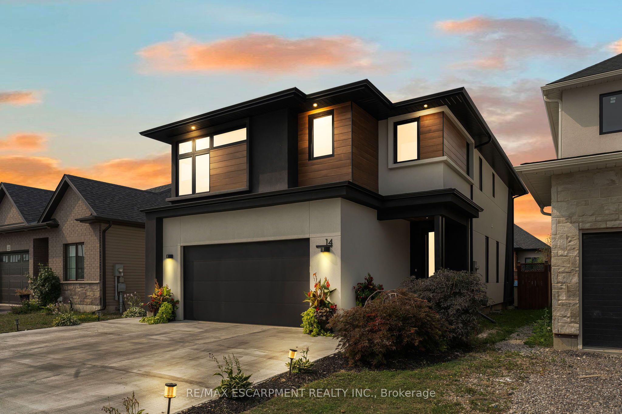 14 Willowbrook Drive, Welland, ON L3C 0G1