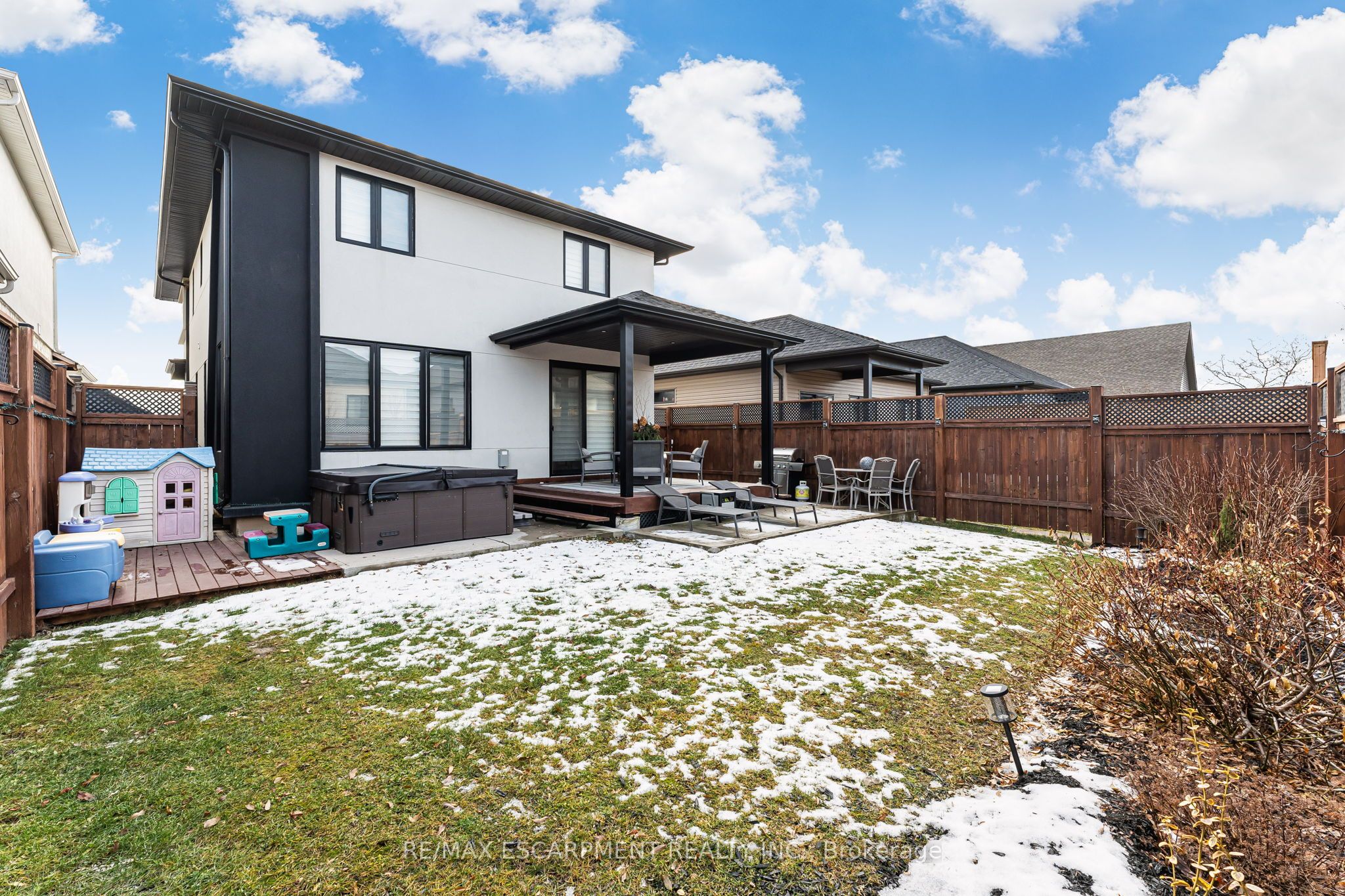 14 Willowbrook Drive, Welland, ON L3C 0G1 photo 3