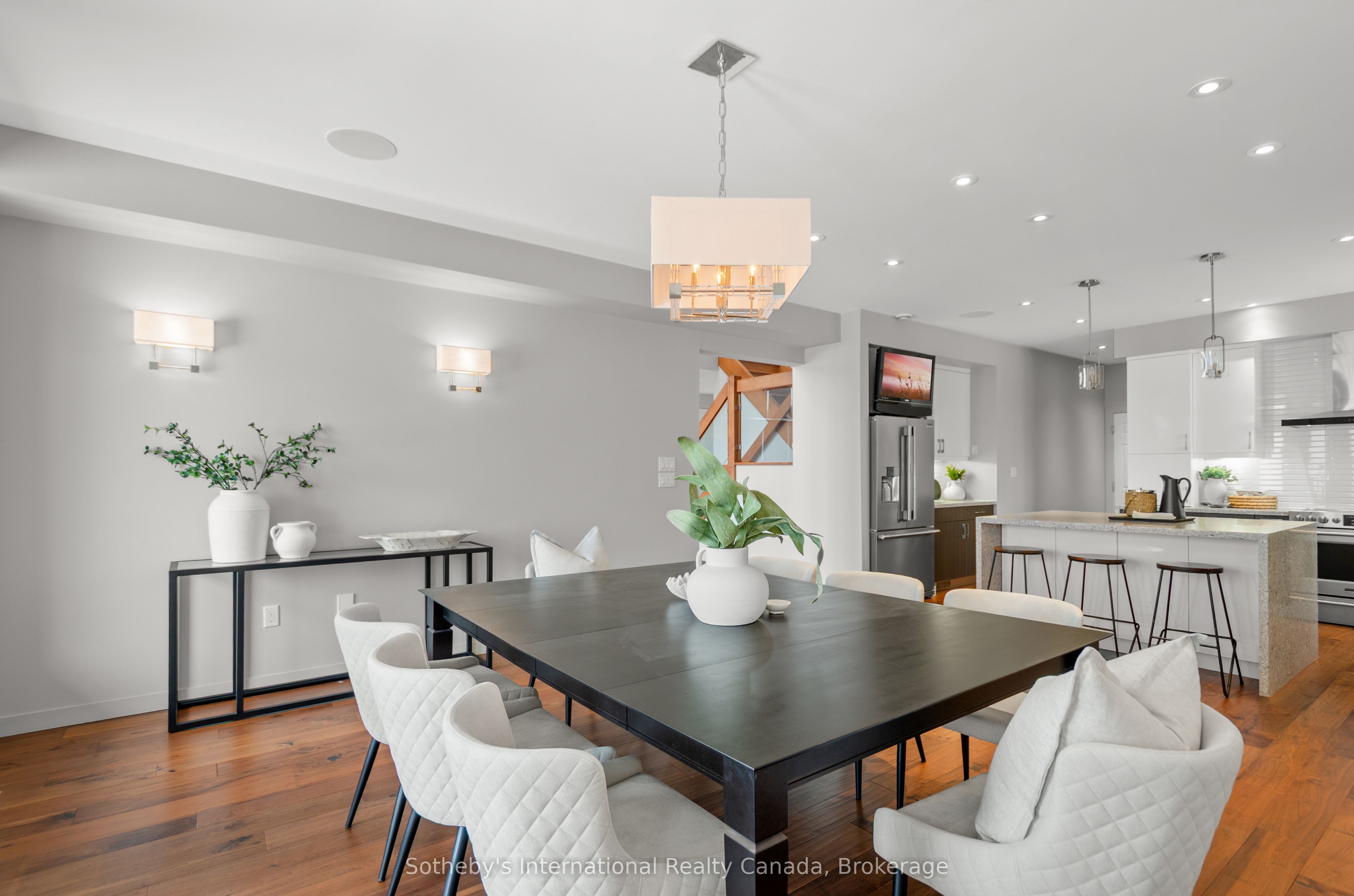 107 Maple Lane, Blue Mountains, ON N0H 2E0 photo 2