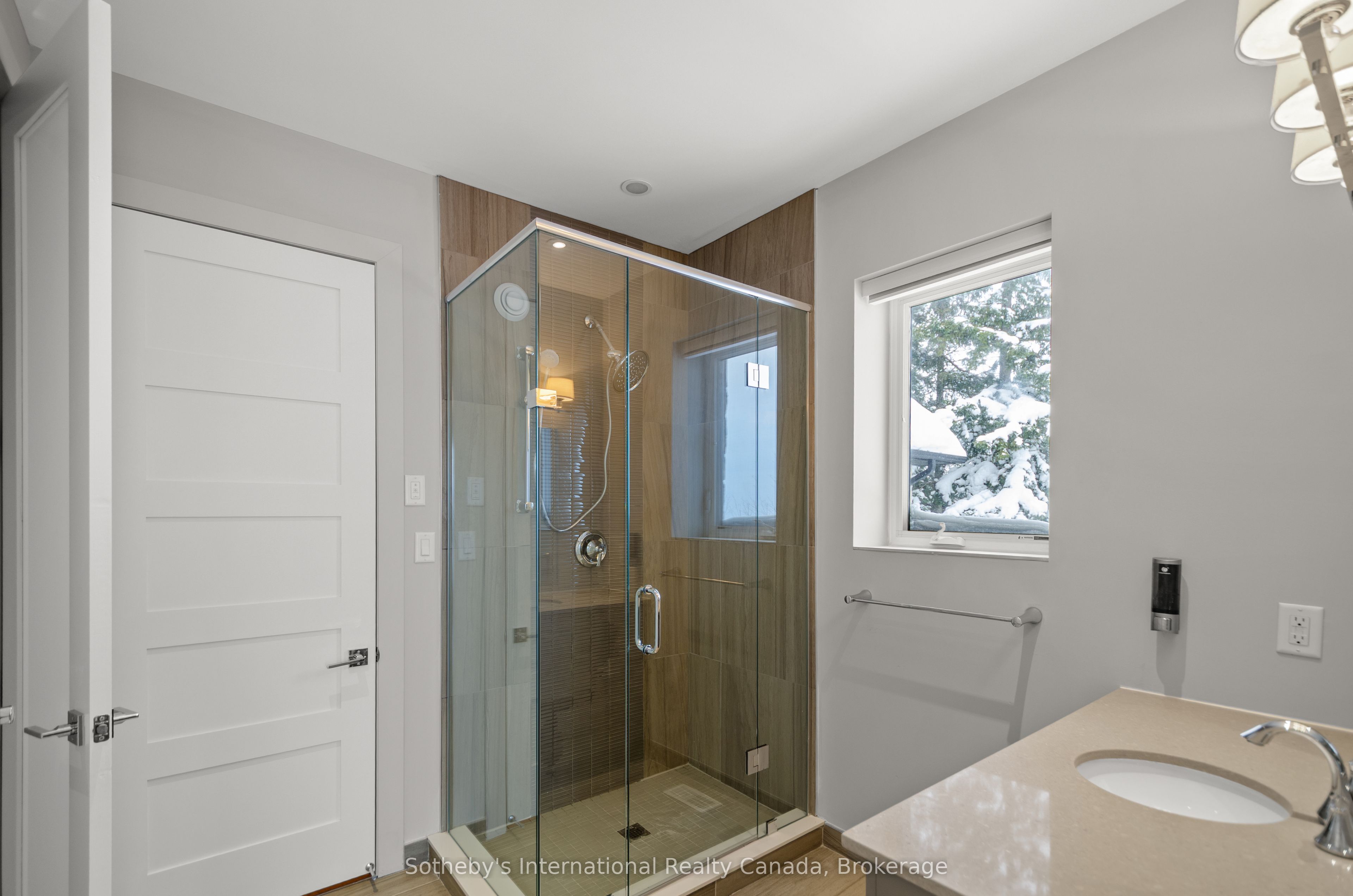 107 Maple Lane, Blue Mountains, ON N0H 2E0 photo 5
