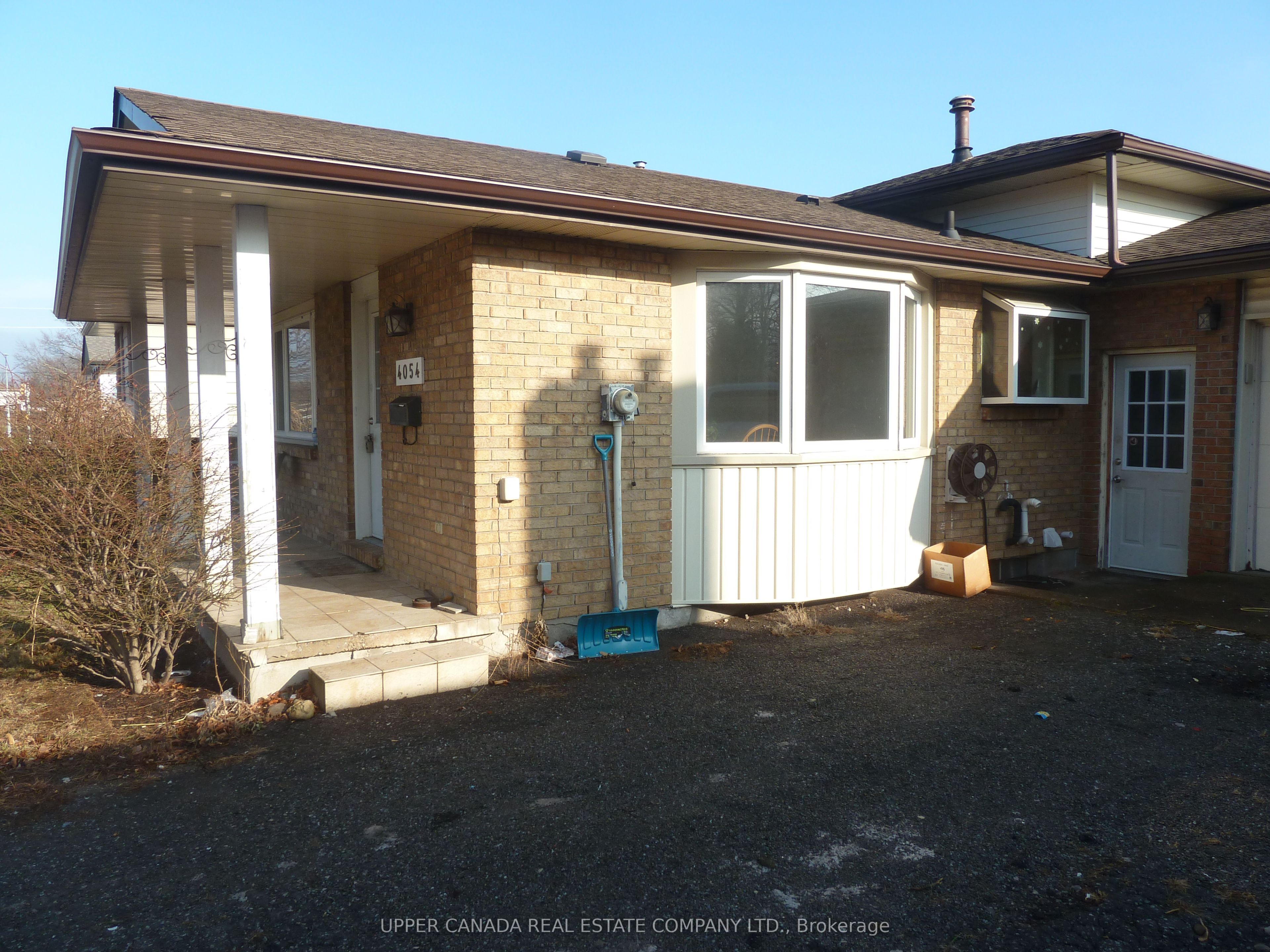 4054 Brookdale Drive, Niagara Falls, ON L2H 2B3 photo 4