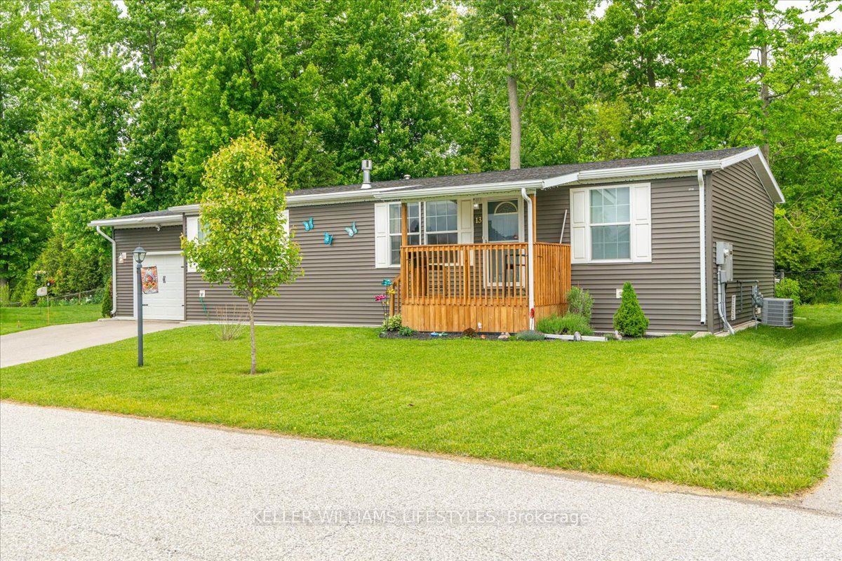 13 Kellestine Drive, Strathroy-Caradoc, ON N7G 0C5