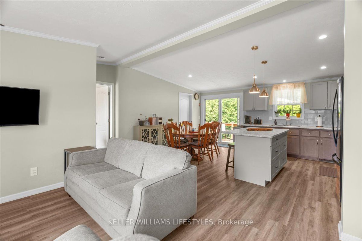 13 Kellestine Drive, Strathroy-Caradoc, ON N7G 0C5 photo 3