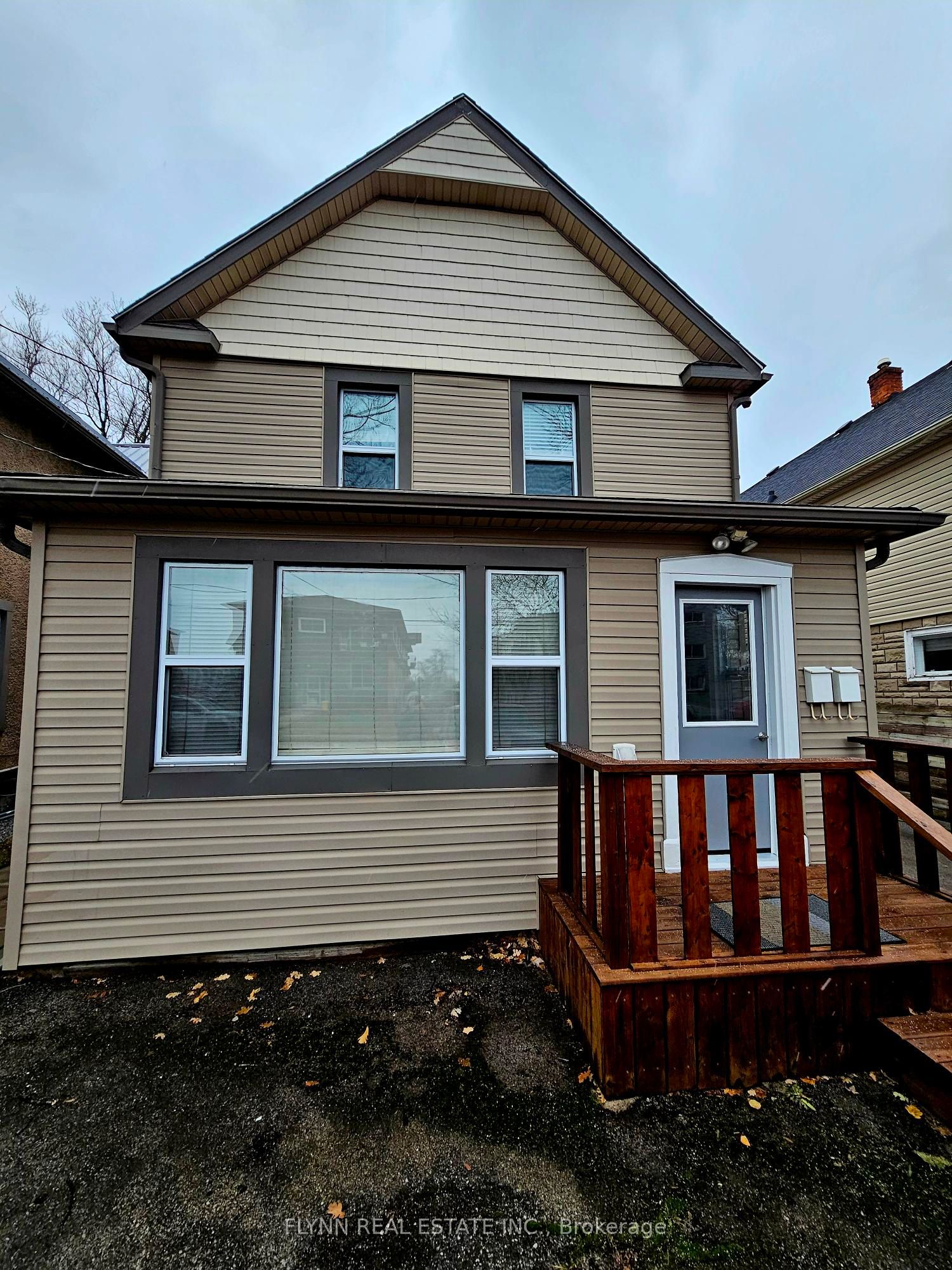 24 Empire Street, Welland, ON L3B 2L2