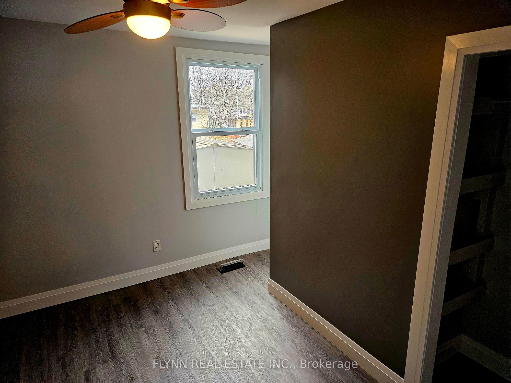 24 Empire Street, Welland, ON L3B 2L2 photo 3