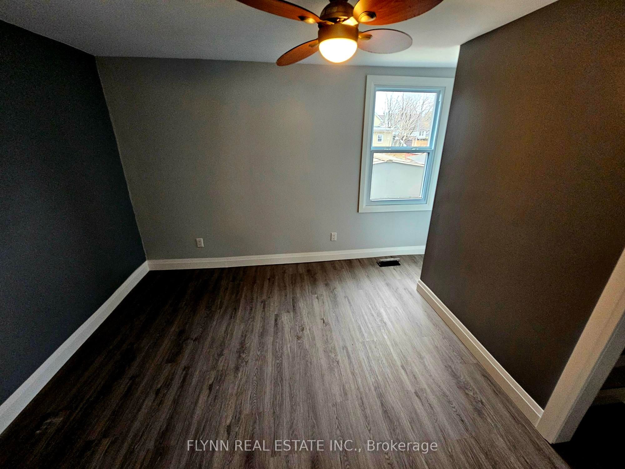 24 Empire Street, Welland, ON L3B 2L2 photo 5